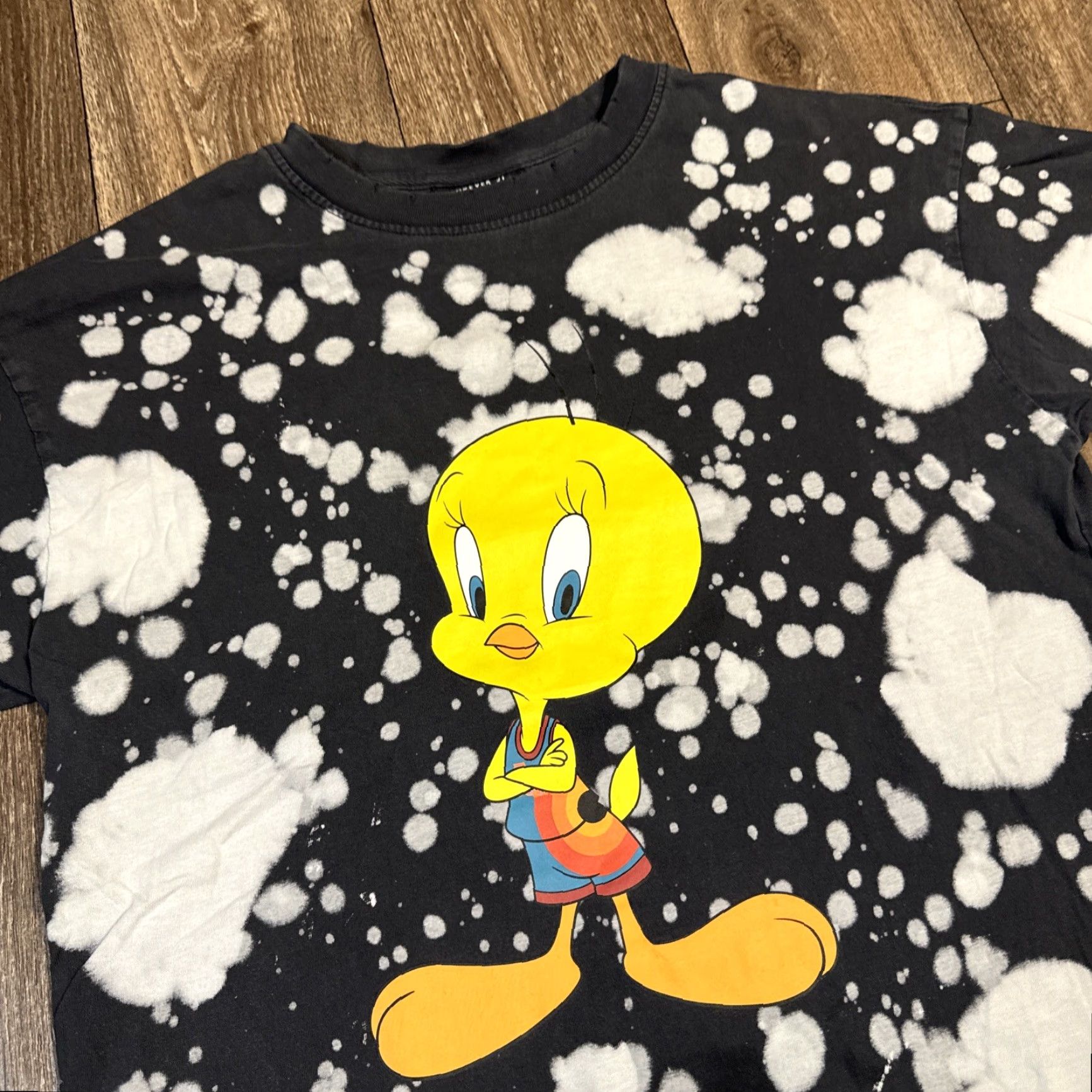Forever 21 FOREVER 21 Tweety Bird Space Jam Black T-Shirt Medium Unisex Adults M Short Sleeve Shirt Size US M / EU 48-50 / 2 - 2 Thumbnail
