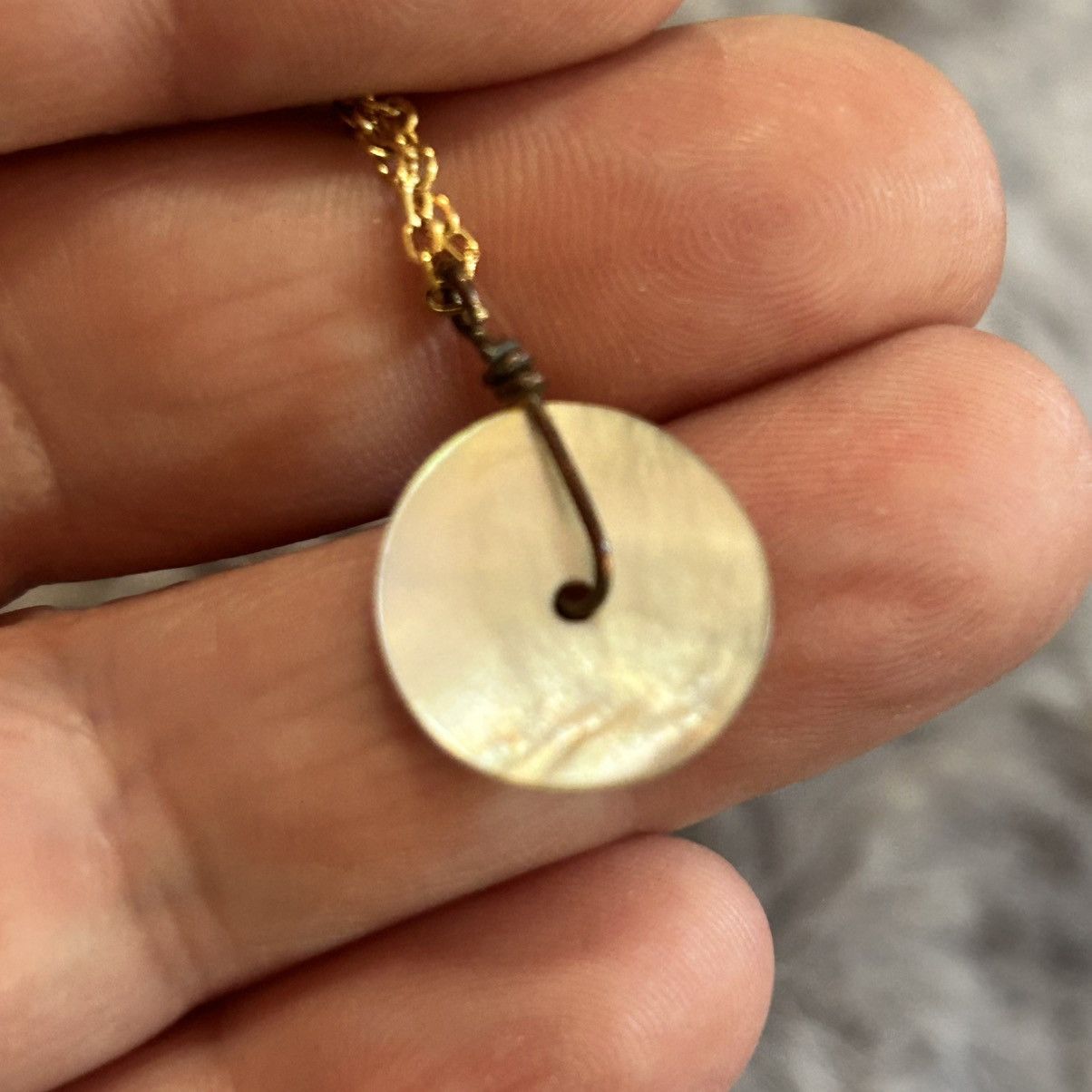 Vintage Vintage natural shell wired pendant on chain necklace Size ONE SIZE - 6 Thumbnail