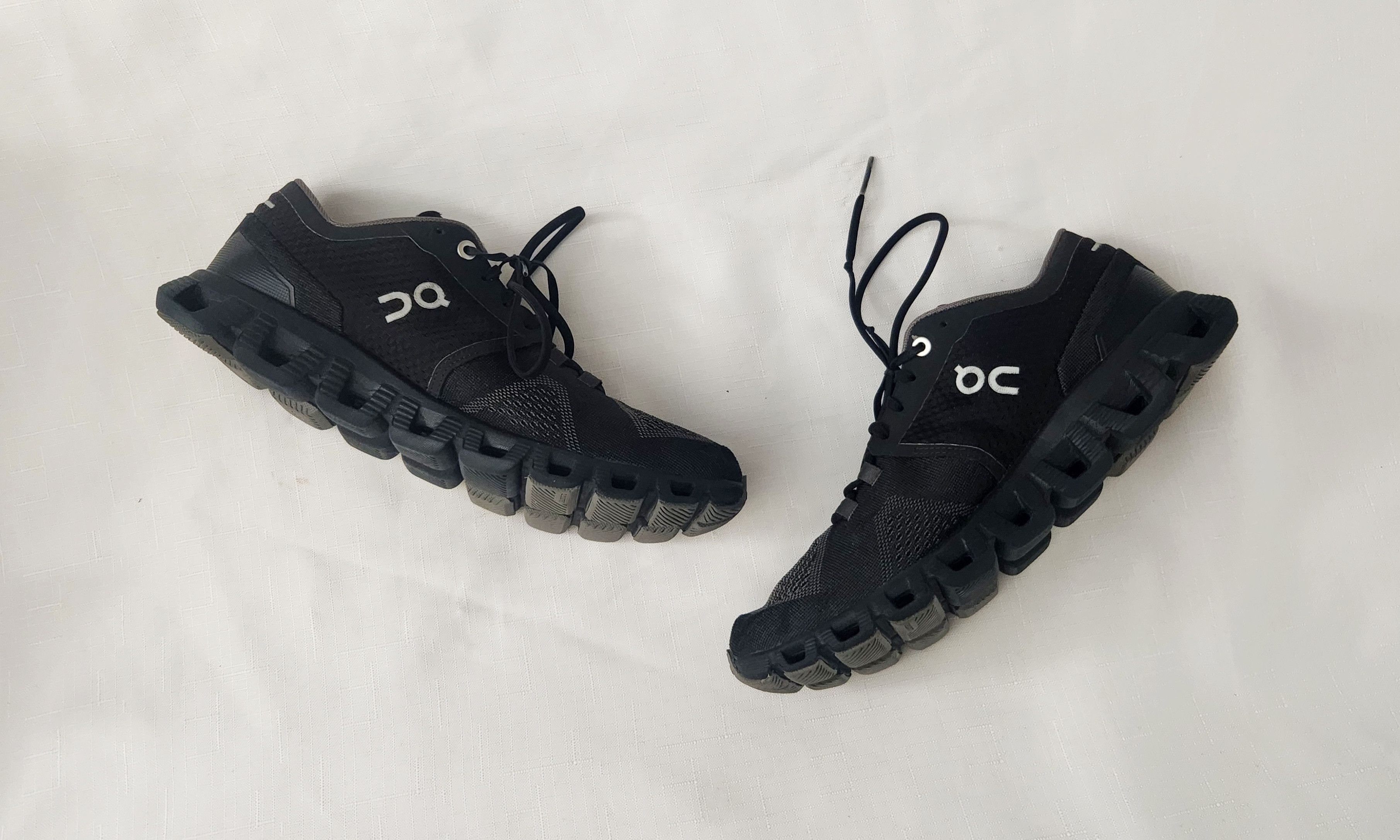 ON Running Cloud Swiss Engineering Shoes Black SZ