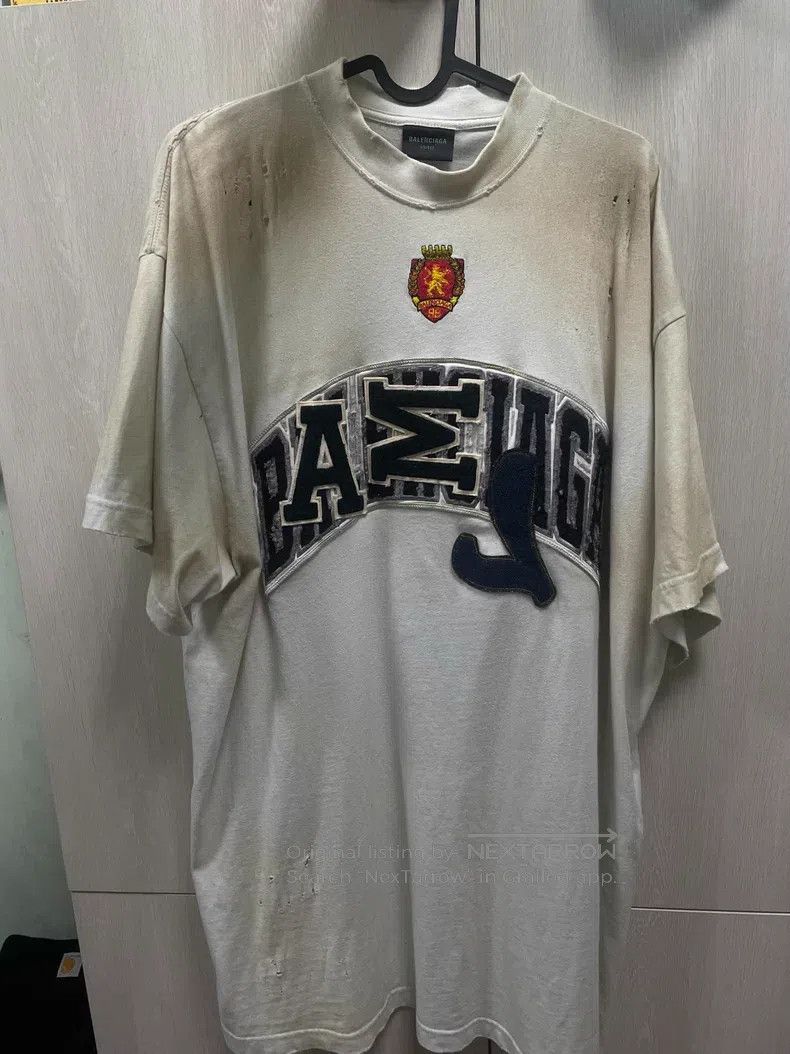 Balenciaga Balenciaga Letter Embroidered Badge Round Neck Short Sleev Size US M / EU 48-50 / 2 - 1 Thumbnail