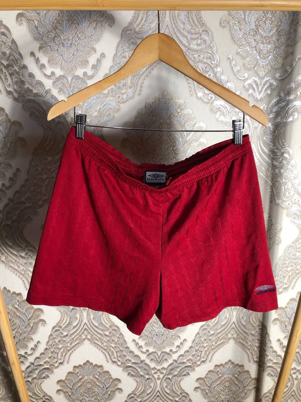 Umbro × Vintage VERY RARE UMBRO FC MANCHESTER UNITED ENGLAND SOCCER SHORTS Size US 33 - 2 Thumbnail