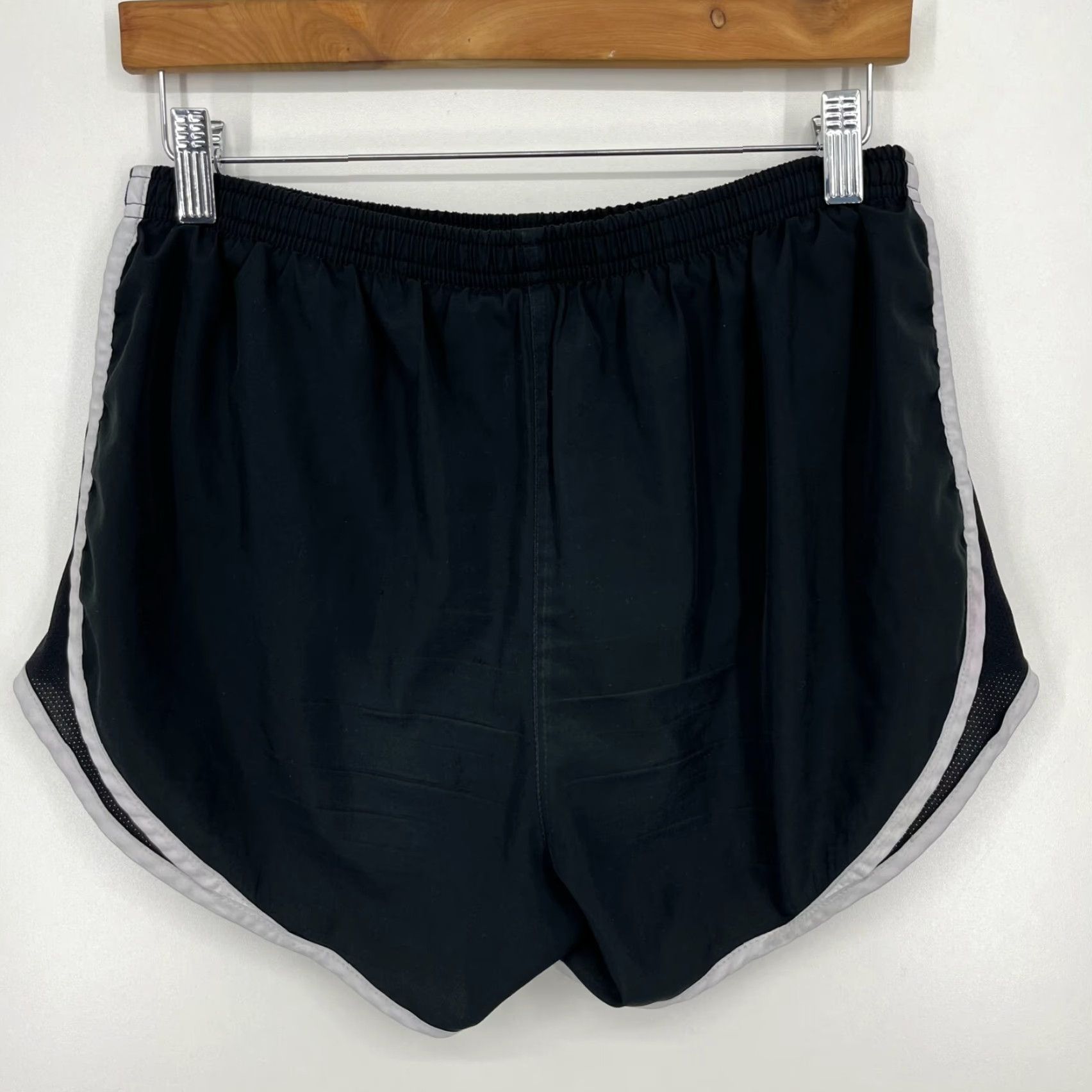Nike Nike Active Shorts Women's M Black Lined Fit Dry Swoosh Logo Size 32" / US 10 / IT 46 - 5 Thumbnail