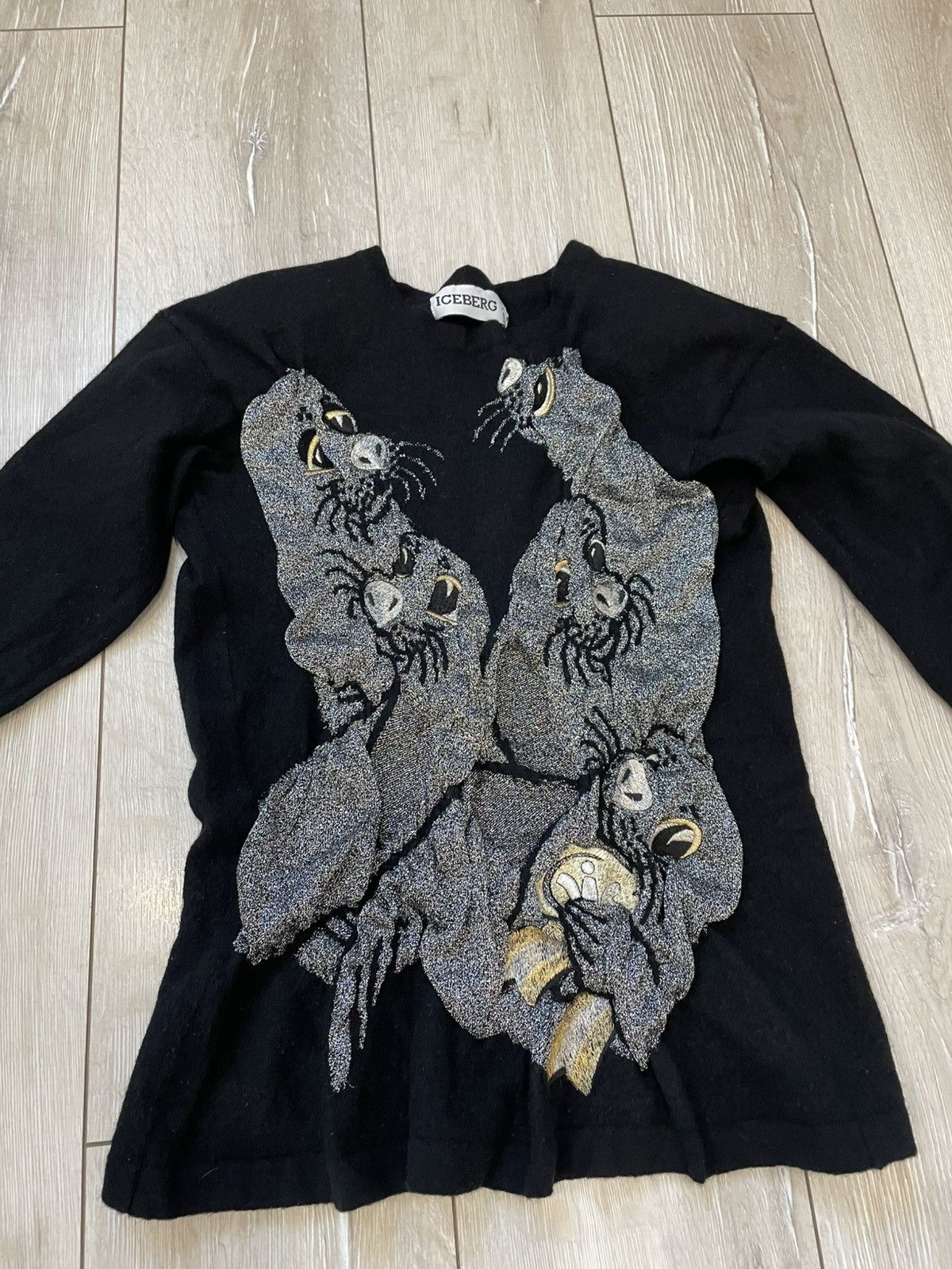 Iceberg × Vintage ICEBERG Vintage 1991 Gilmar Rare Seals Pullover Sweater Size XS / US 0-2 / IT 36-38 - 2 Thumbnail
