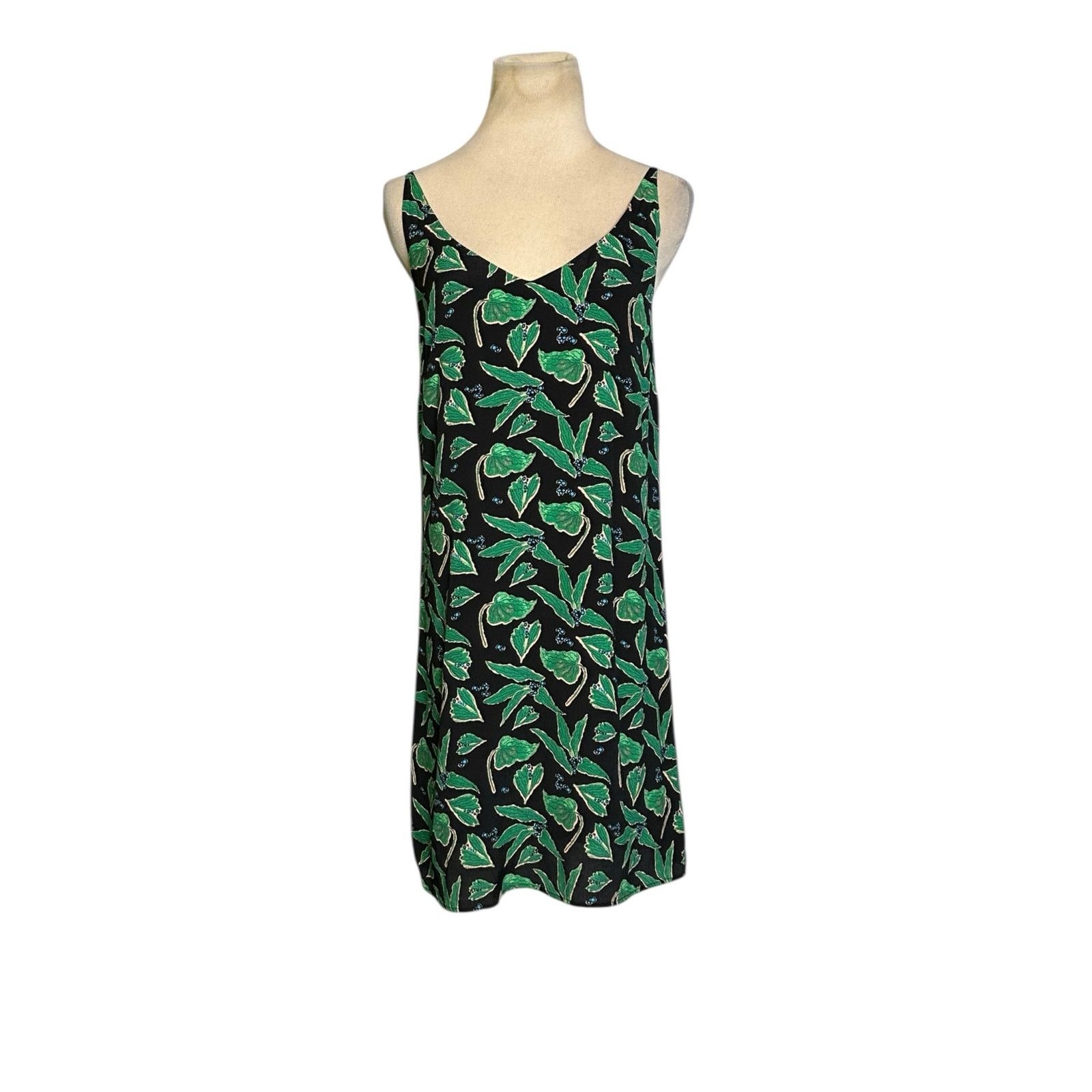Urban Outfitters Urban Outfitters leaf print sleeveless mini dress size XS Size XS / US 0-2 / IT 36-38 - 14 Thumbnail