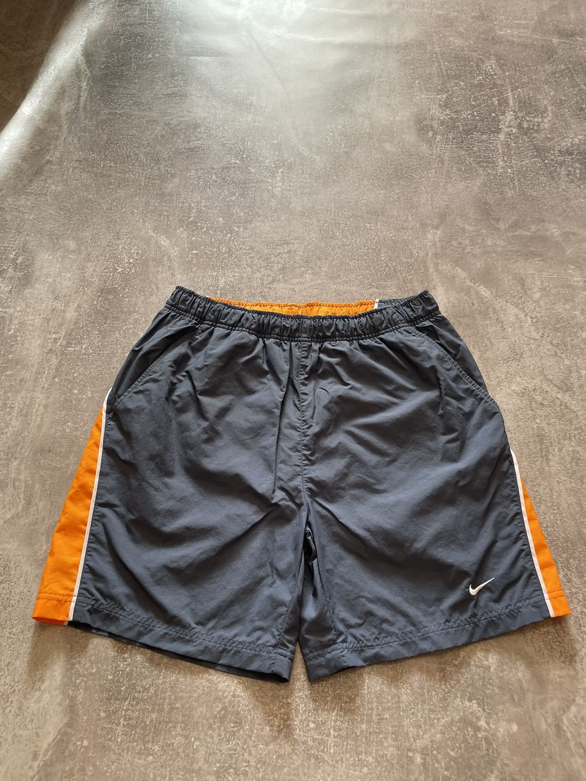 Nike × Vintage Vintage Nike Shorts Swoosh Logo Y2K Size US 32 / EU 48 - 1 Thumbnail