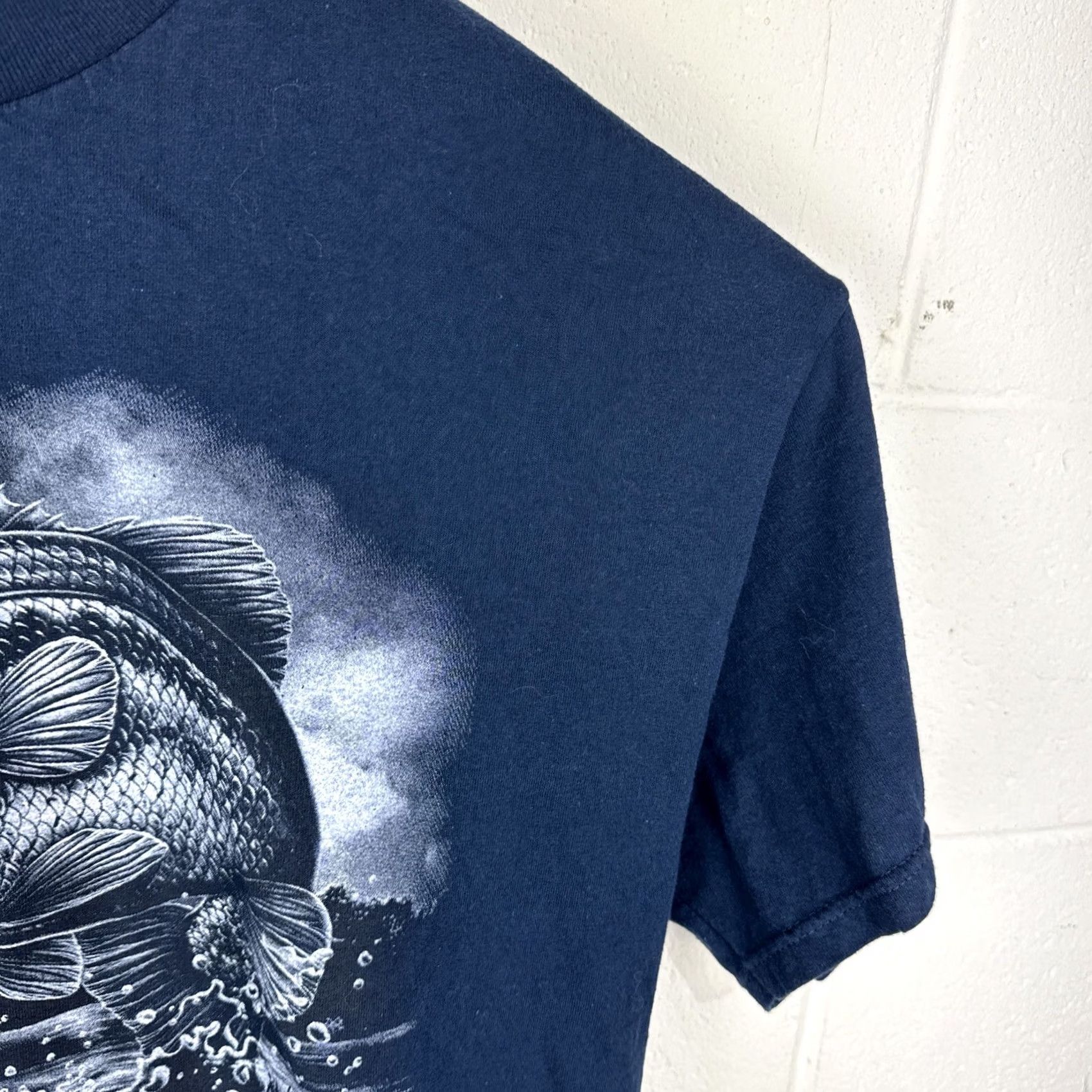 Vintage Vintage Freshwater Bass Fishing Shirt, XL, Blue Graphic, Mens, Unisex Size US XL / EU 56 / 4 - 6 Thumbnail