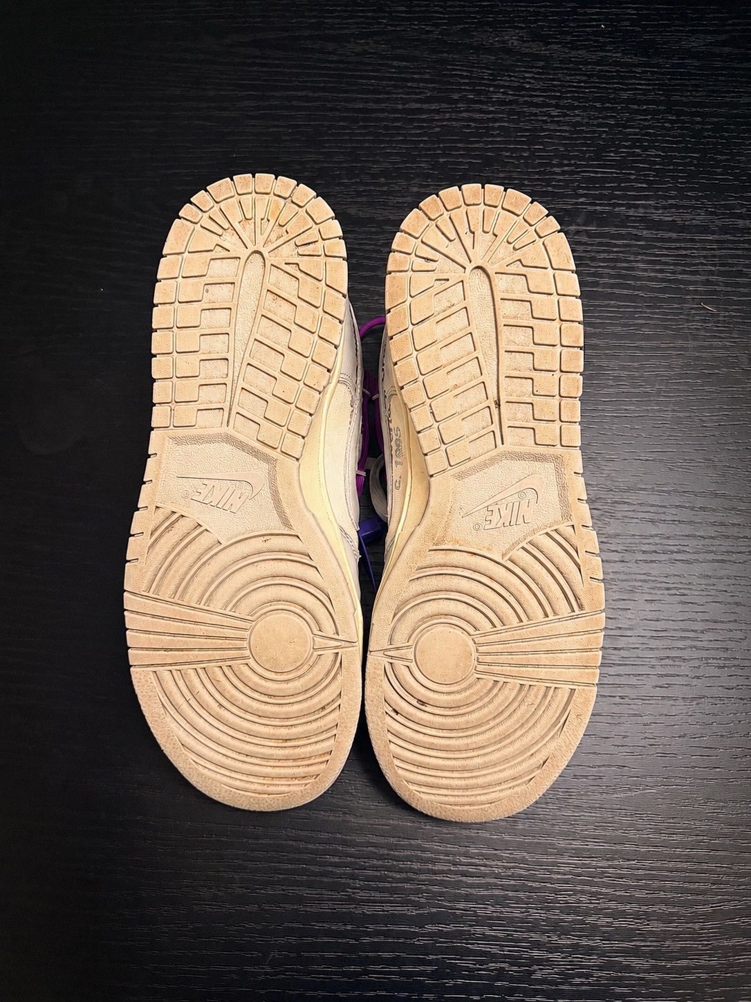 Nike × Off-White Off White x Nike Dunk Low ‘Lot 28 of 50’ Size US 9 / EU 42 - 6 Thumbnail