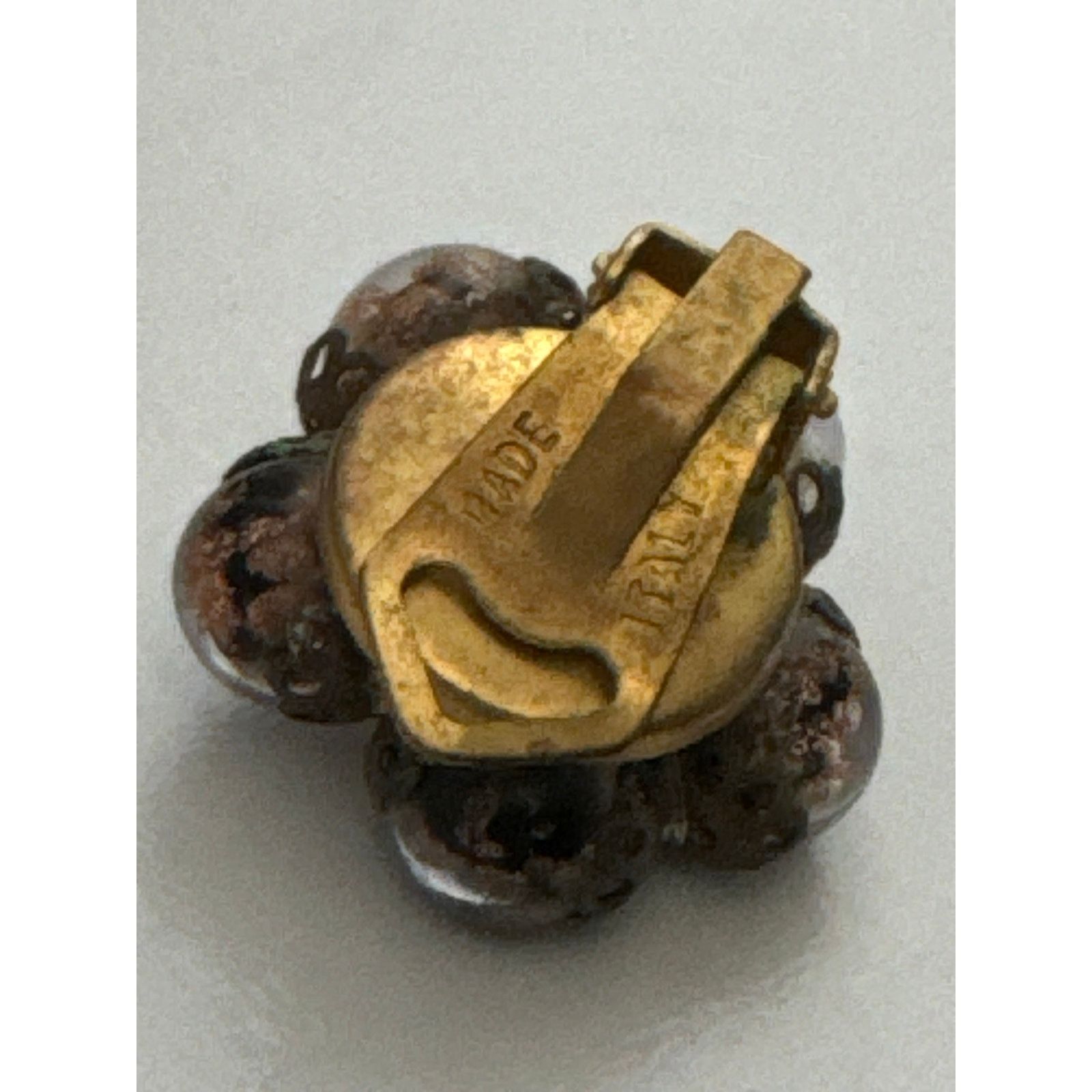 Vintage Vtg glass bead cluster clip earrings, brown made in Italy Size ONE SIZE - 4 Thumbnail