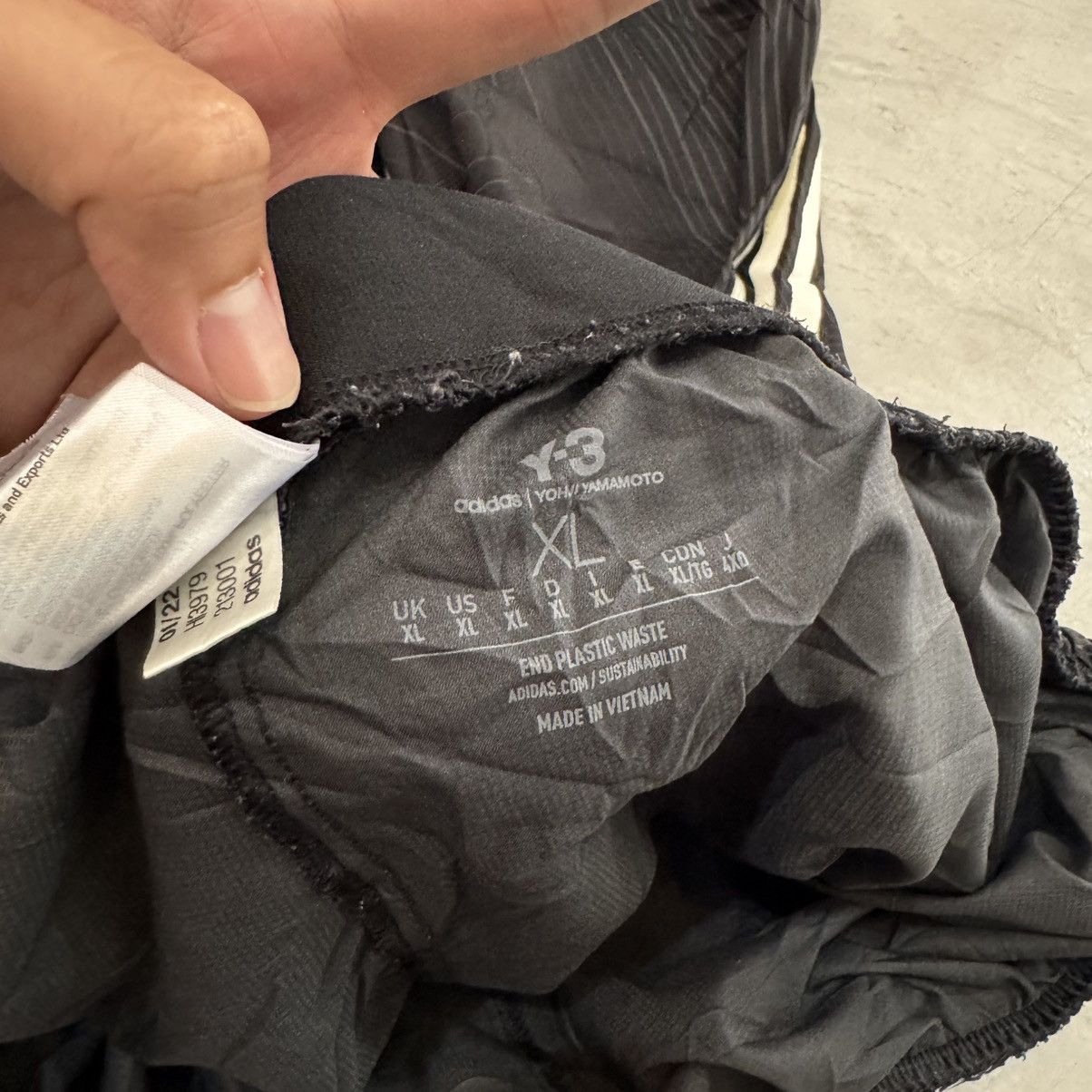 Adidas × Y-3 × Yohji Yamamoto Y-3 REAL MADRID 120TH ANNIVERSARY SHORTS Size US 36 / EU 52 - 5 Thumbnail