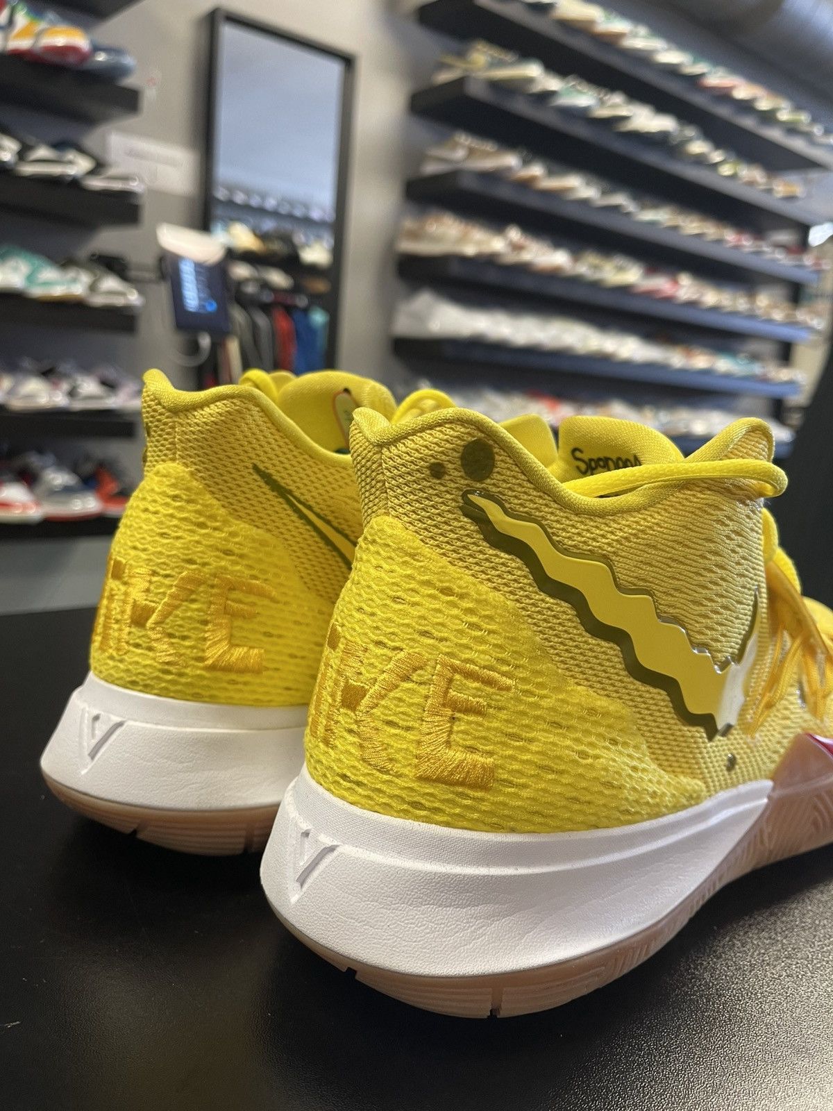 Nike Size 12 - Nike Kyrie 5 SpongeBob SquarePants Size US 12 / EU 45 - 4 Thumbnail