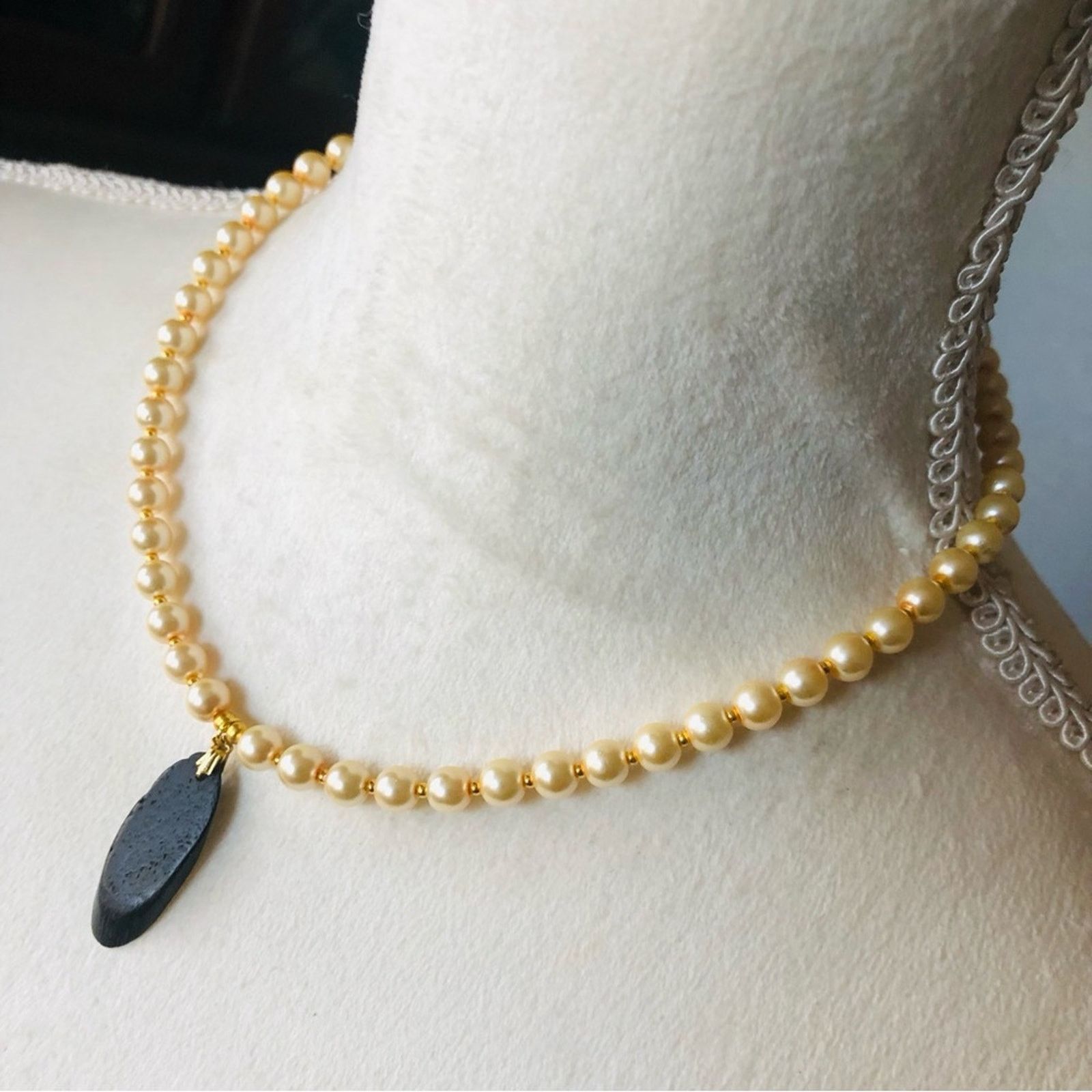 Handmade Handcrafted repurpose vintage carved wood Pearl necklace Size ONE SIZE - 4 Thumbnail