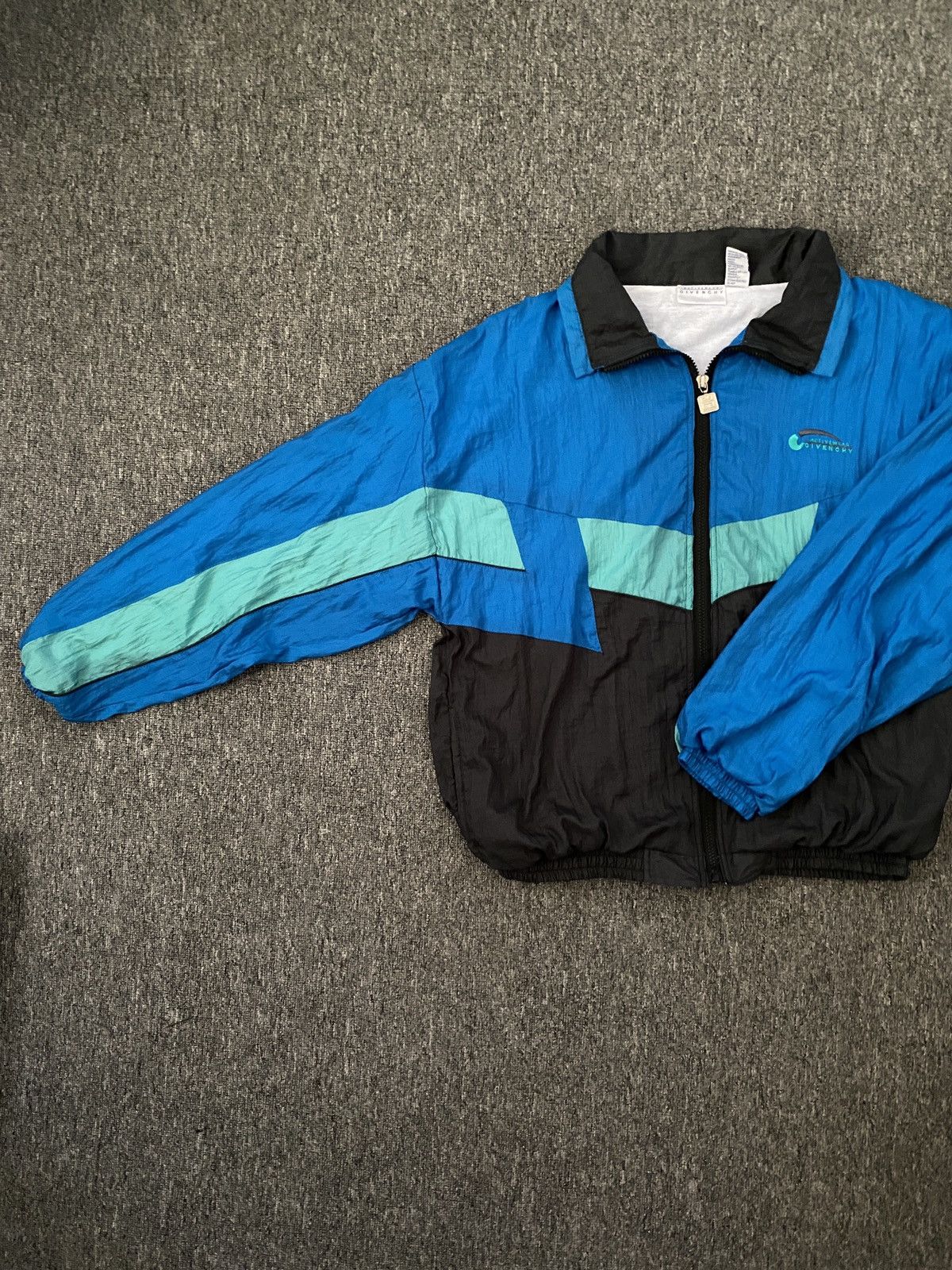 Givenchy vintage Givenchy activewear jacket Size US M / EU 48-50 / 2 - 5 Thumbnail