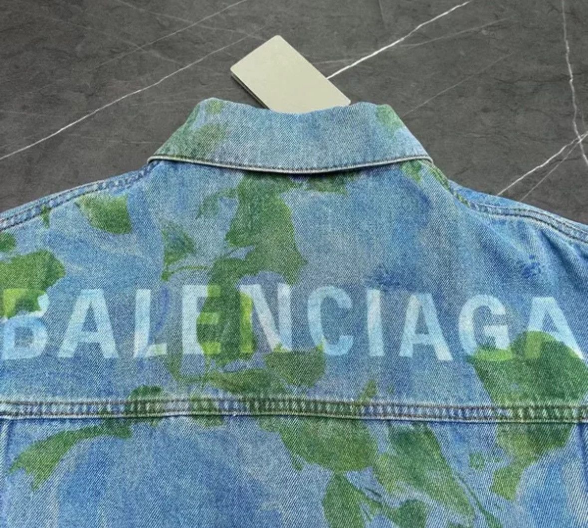 Balenciaga Balenciaga moss back letter logo printed denim jacket Size US M / EU 48-50 / 2 - 4 Thumbnail