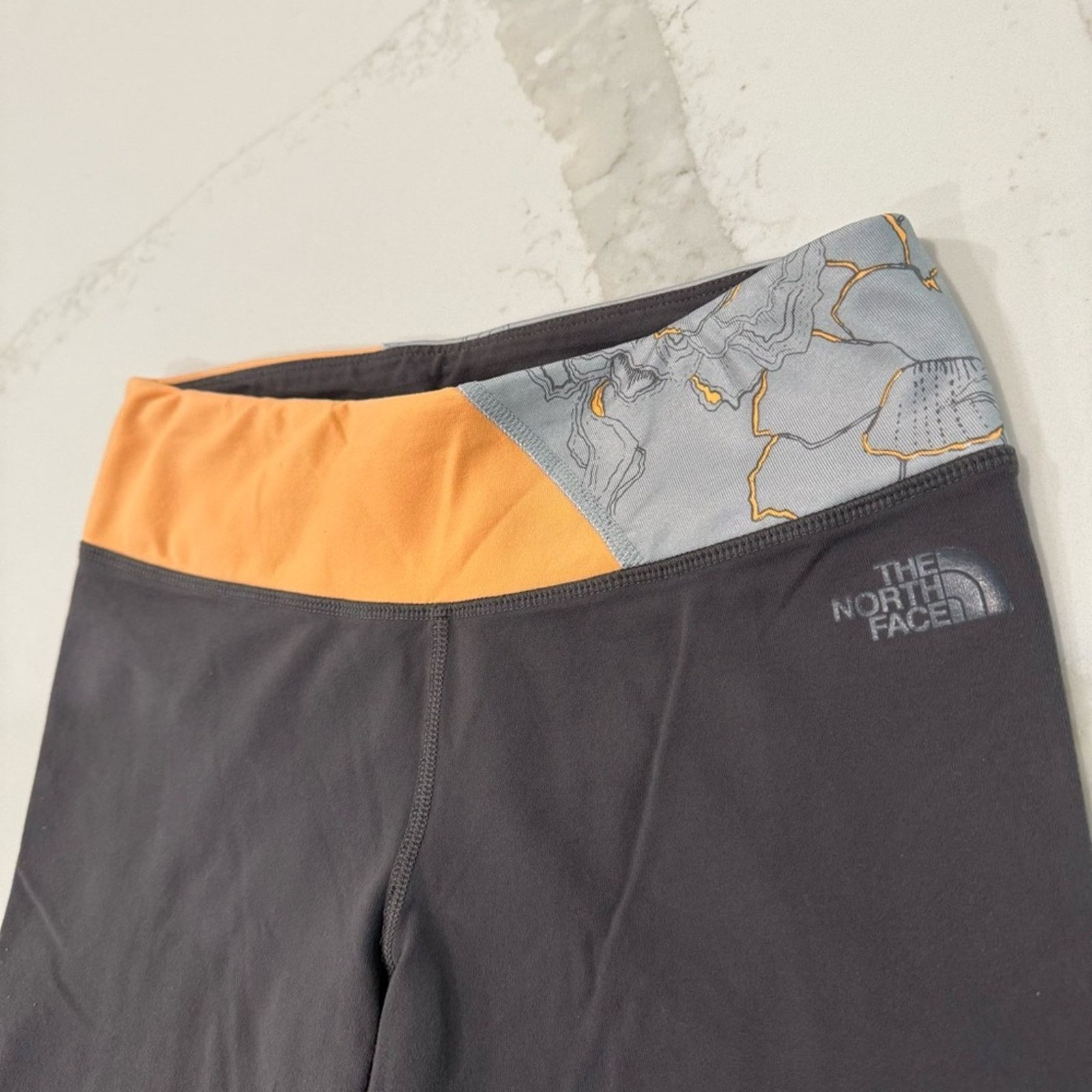 The North Face The North Face Vapor Wick Crop Bootcut Yoga Pants Womens XS Size 26" / US 2 / IT 38 - 4 Thumbnail