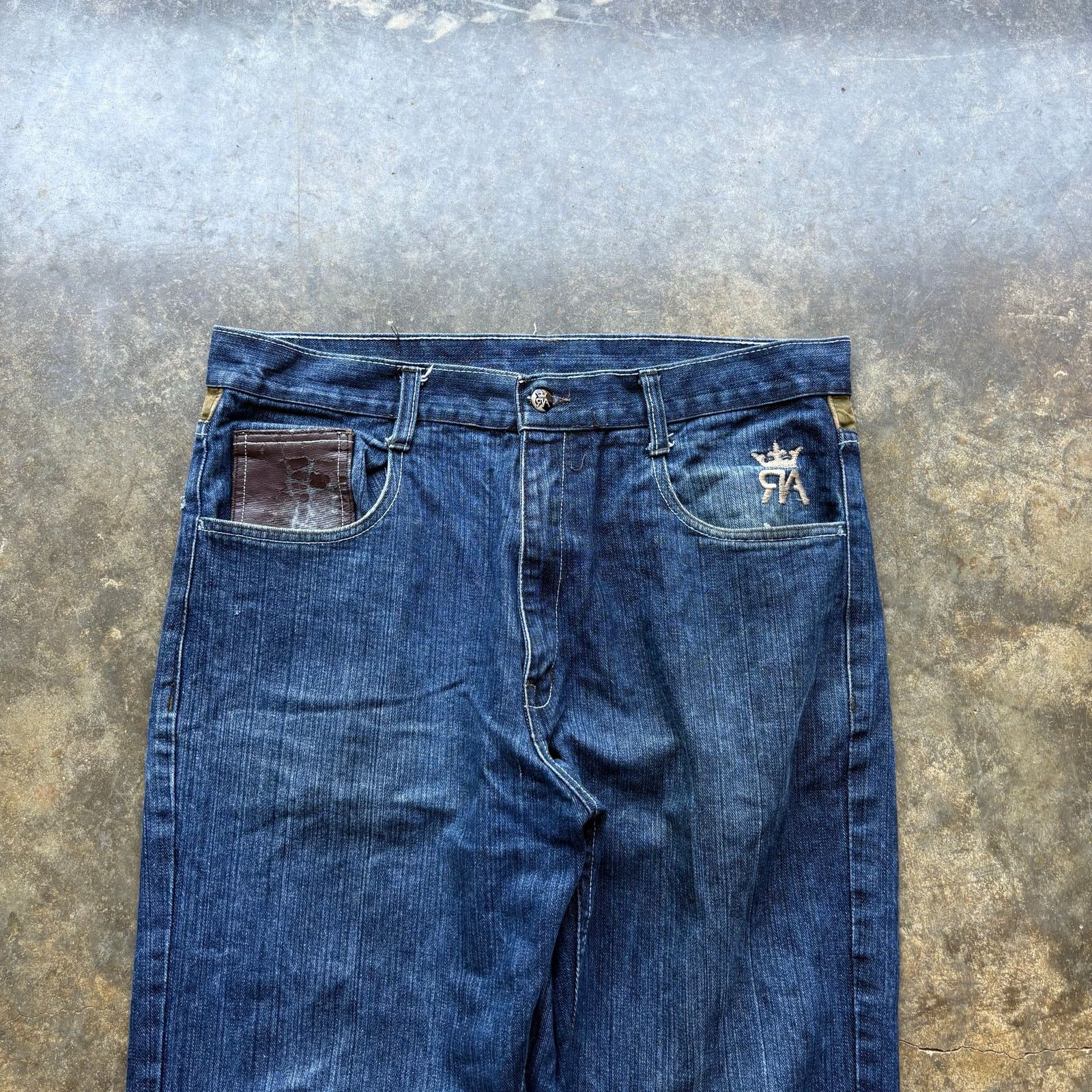 Southpole Vintage Baggy Y2K embroidered red ape jeans Size US 36 / EU 52 - 4 Thumbnail
