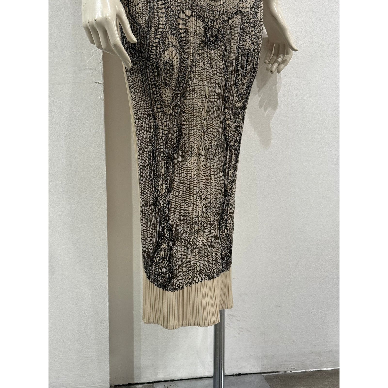 1998 Issey Miyake guest artist series n3 Tim Hawkinson