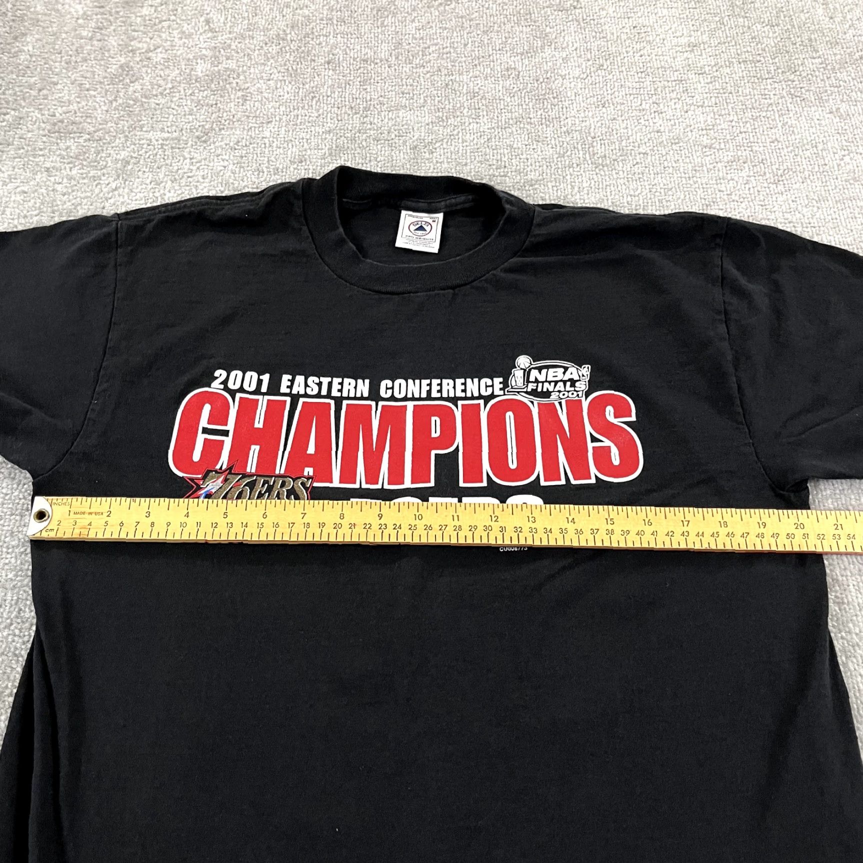 Delta VINTAGE Philadelphia 76ers Shirt Mens M 2001 Eastern Conference Champions Black Cotton Graphic Print Logo Crew Neck Short Sleeve T-Shirt Men Size US M / EU 48-50 / 2 - 6 Thumbnail