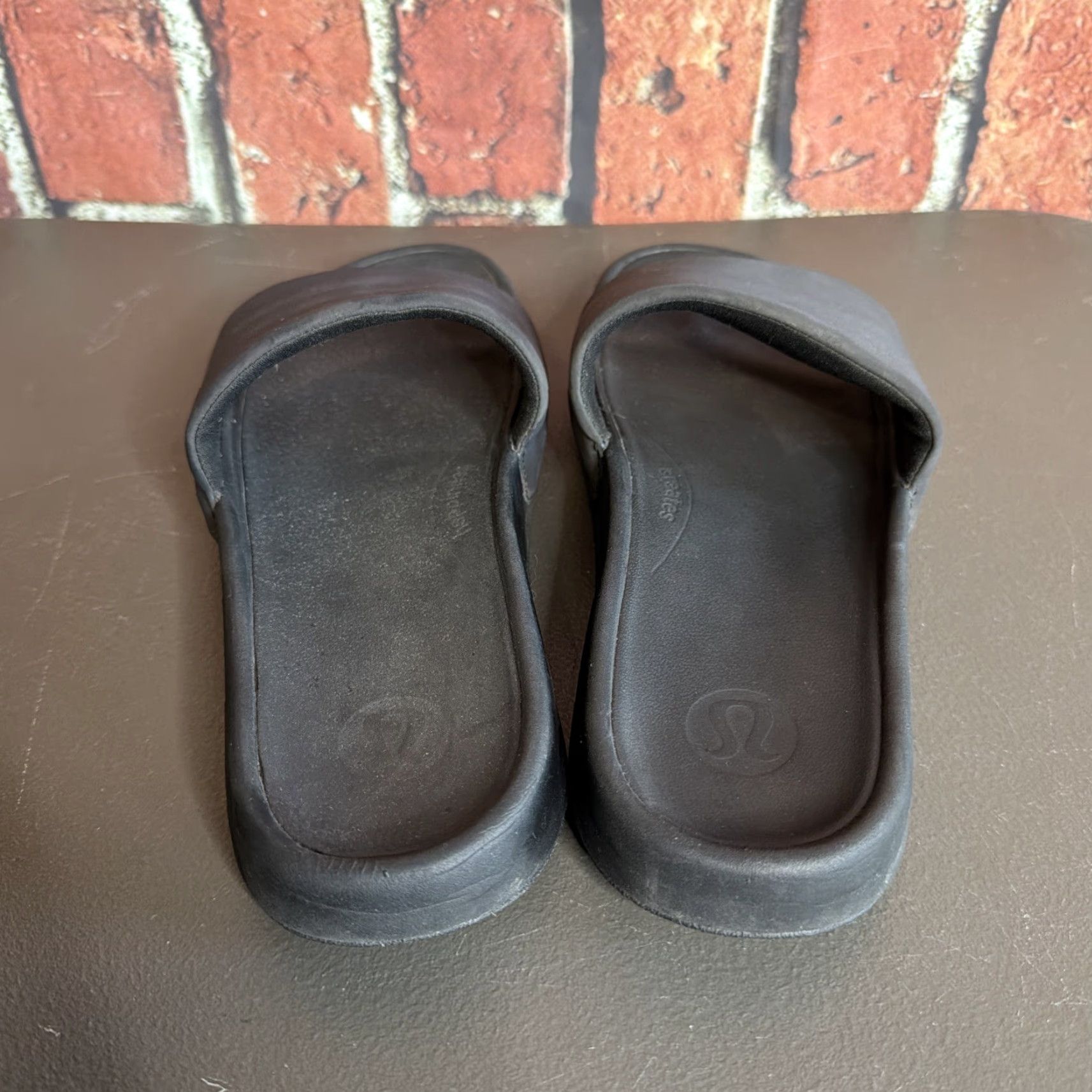 Lululemon Lululemon Restfeel Slide Sandals Womens 9 Black Slip-On Cushioned Comfort Open Toe Sandal Casual Shoes Womens Slips-On Size US 9 / IT 39 - 2 Thumbnail