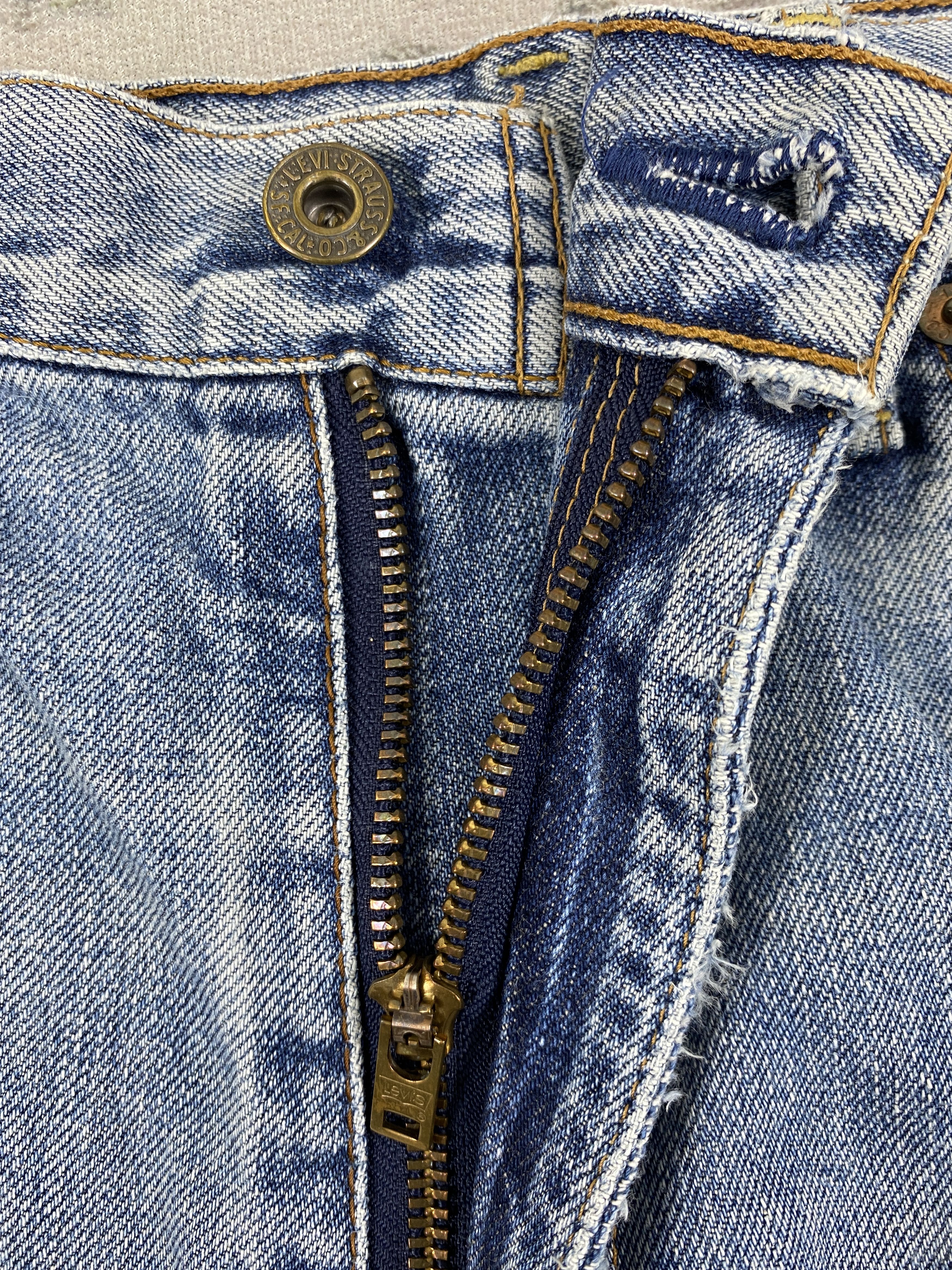 Levi's Distressed Blue Vintage Levi's Jeans 35x30 Denim- JN3657 Size US 35 - 6 Thumbnail