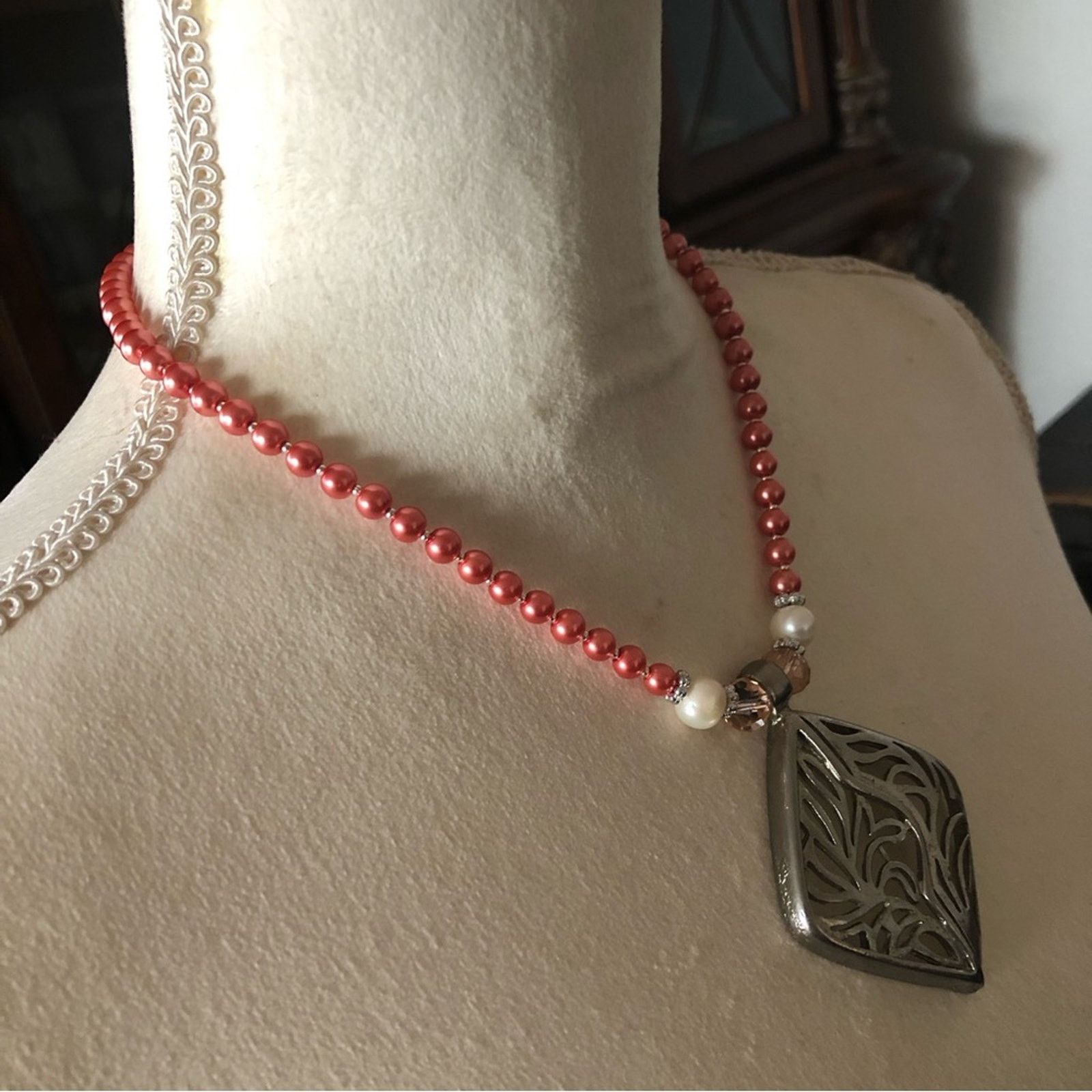 Handmade Handcrafted repurpose large filigree pendant Pearl necklace Size ONE SIZE - 5 Thumbnail