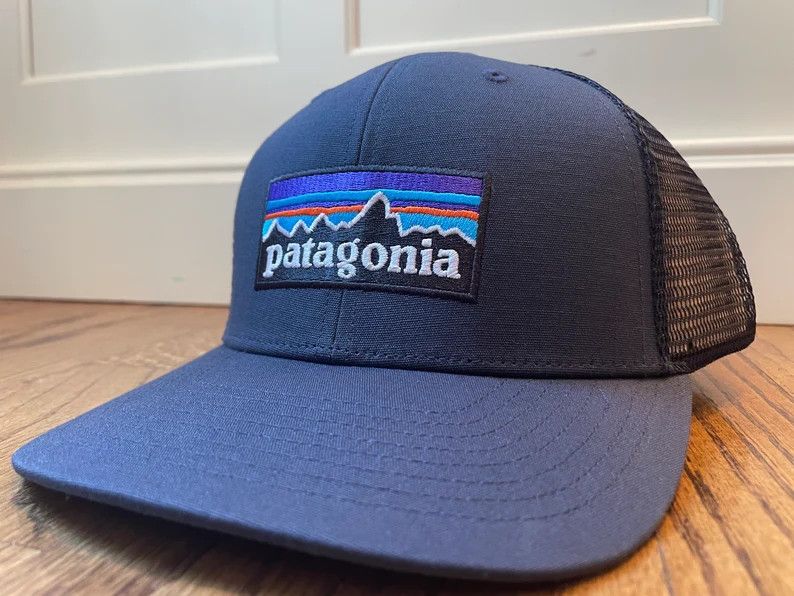 Patagonia Patagonia Men's P-6 Logo Trucker Hat navy Unisex classic NEW Size ONE SIZE - 1 Thumbnail