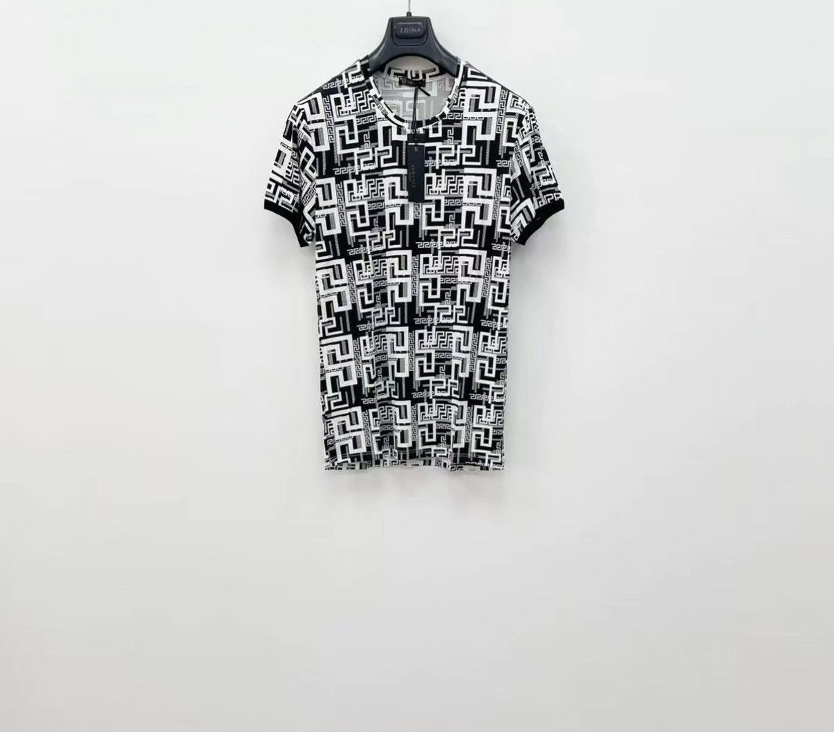 Versace VERSACE High Stretch Short Sleeve T-shirt J30 Size US M / EU 48-50 / 2 - 1 Thumbnail