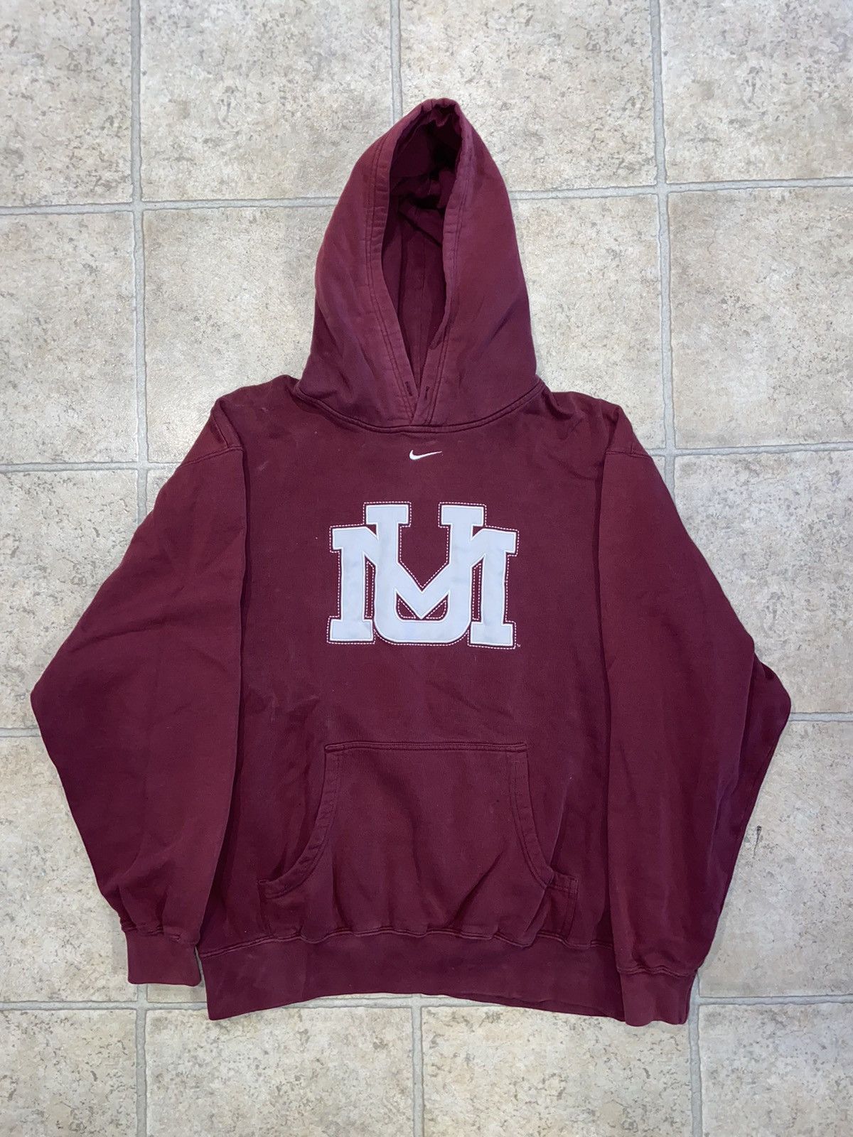 Deals Y2K Nike University of Montana Puffer Jacket Women’s Medium