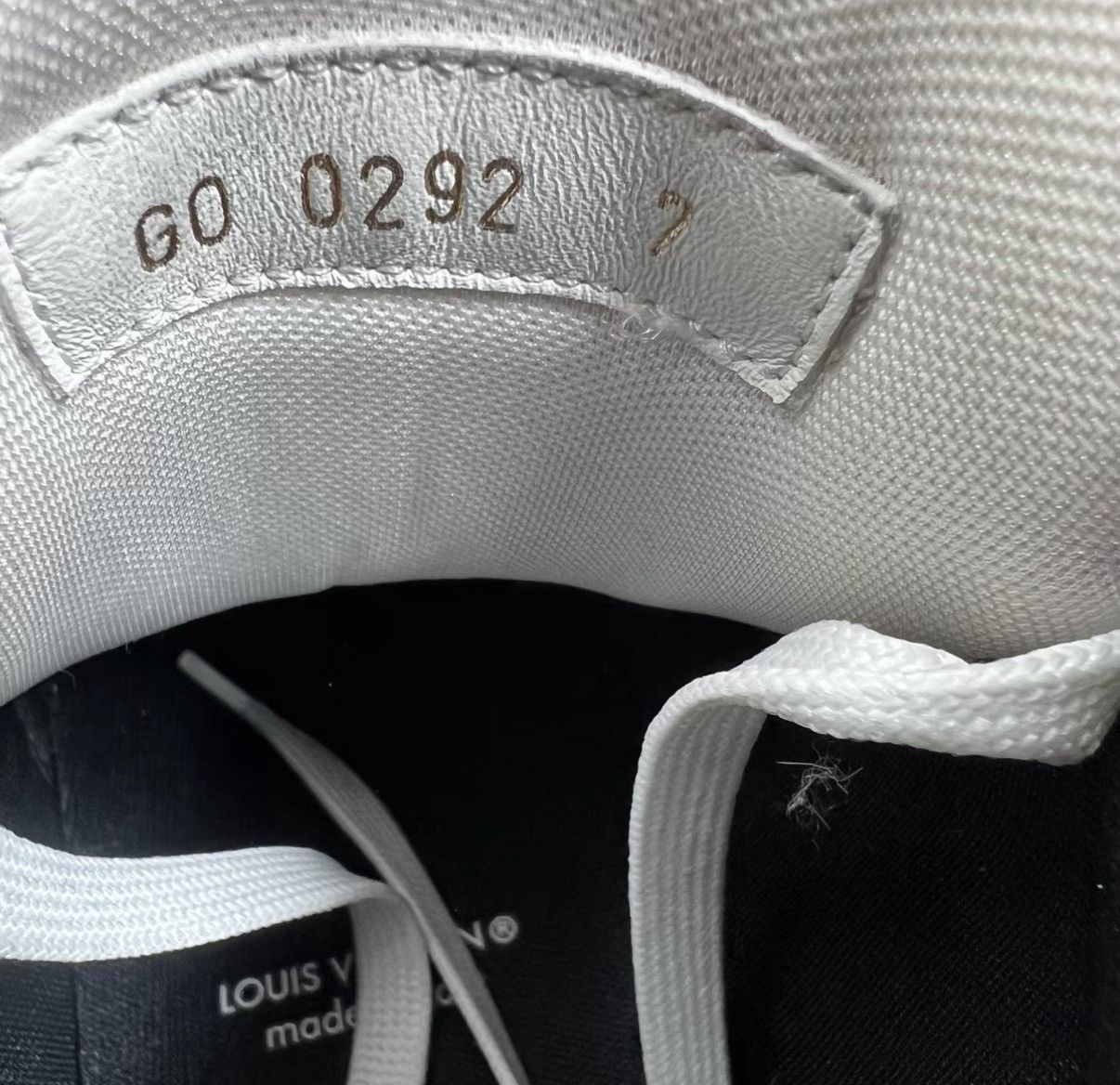 Louis Vuitton Louis Vuitton Trainer 2 White and Red Mid-top Shoes J41 Size US 8 / EU 41 - 6 Thumbnail