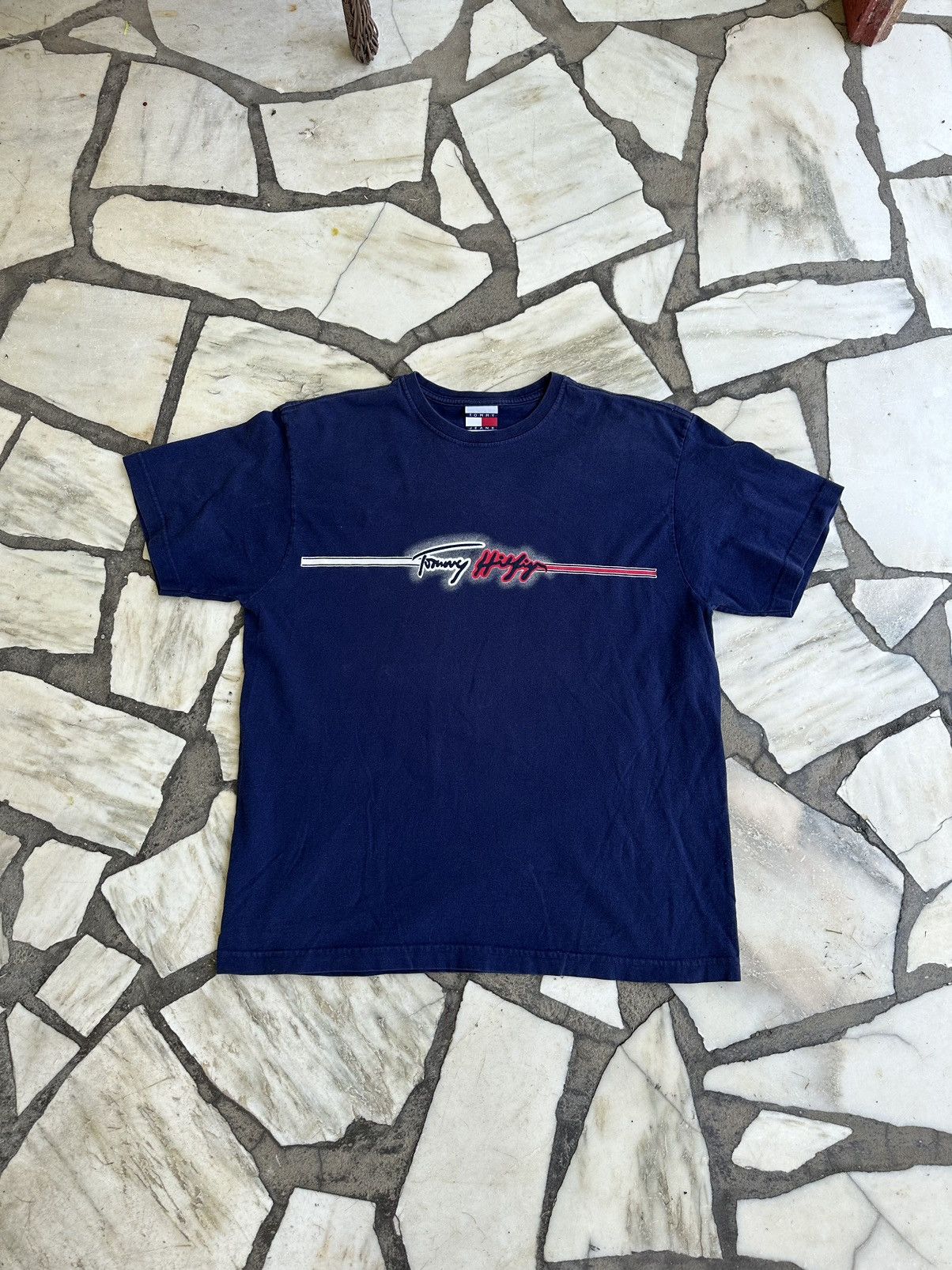 Vintage CRAZY Vintage Tommy Hilfiger Jeans Essential Logo Tee Size US M / EU 48-50 / 2 - 2 Thumbnail