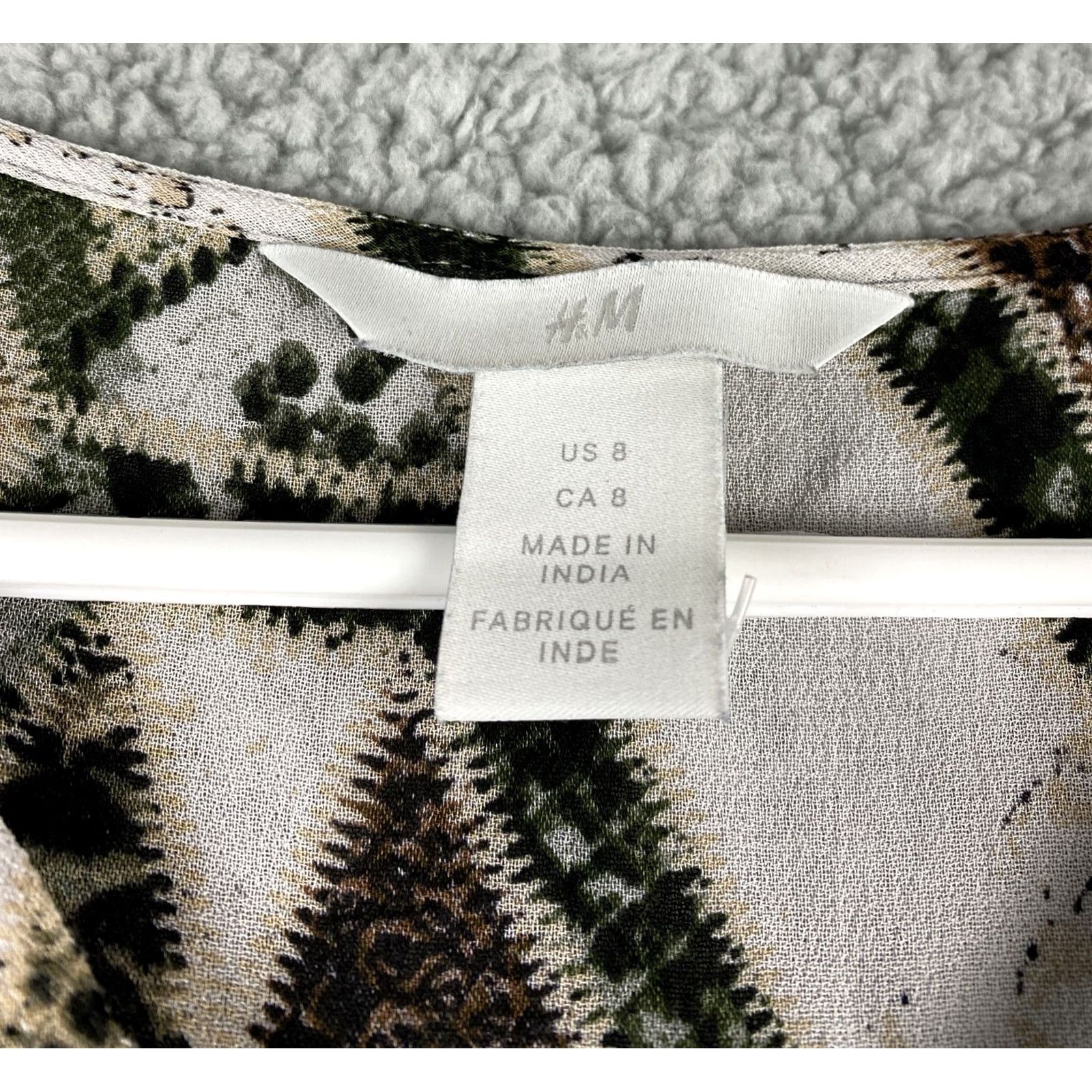 H&M H&M Blouse Women Regular Size 8 Multicolor Polyester Button Long Sleeve Colorblock Classic Modern Shirt Women Mens? Size M / US 6-8 / IT 42-44 - 2 Thumbnail