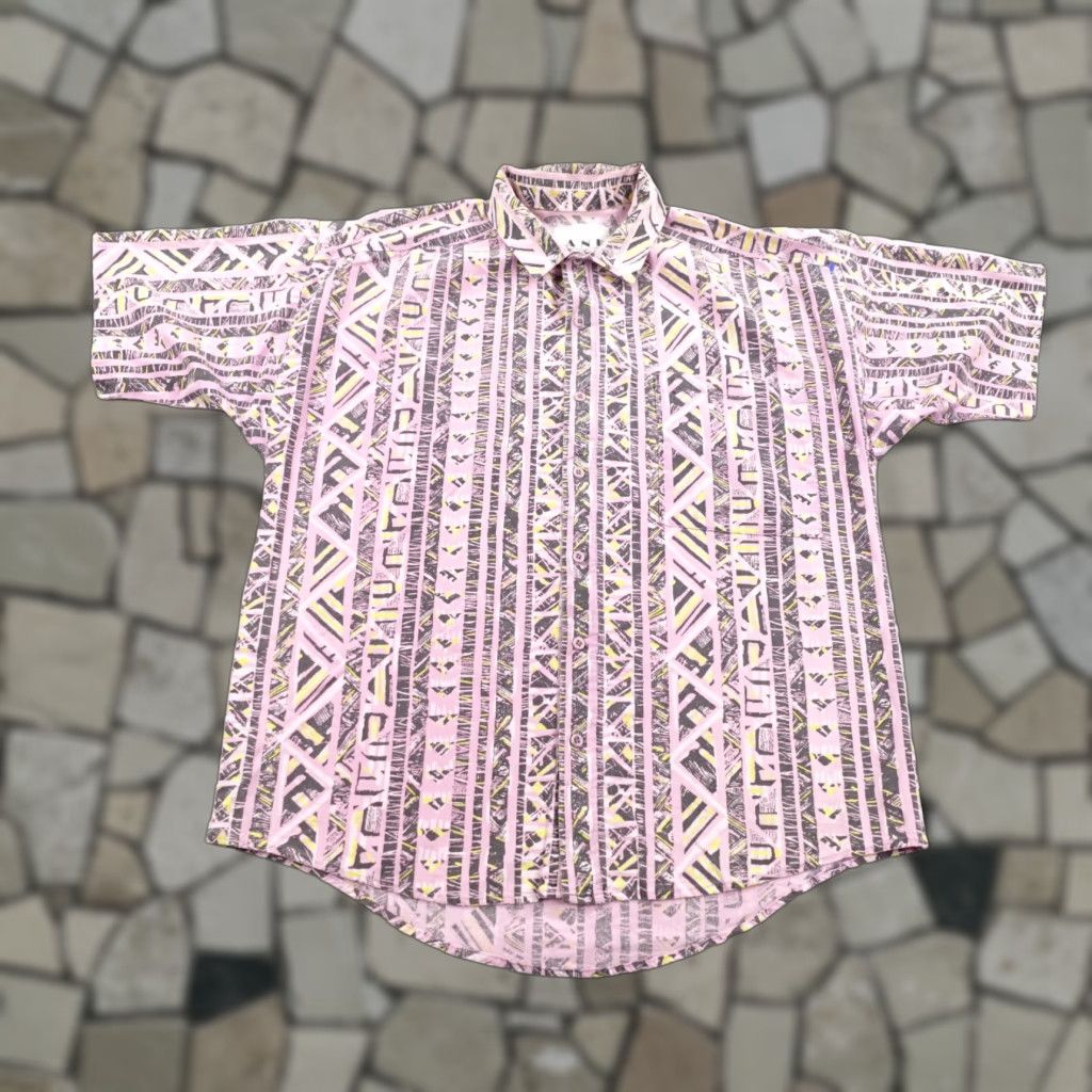 Vintage VINTAGE Frank Shirt Men Small Pink Abstract Geometric Button-Up 90s 90s Shirt Mens Small Pink Geometric Button-Up Size US S / EU 44-46 / 1 - 1 Thumbnail
