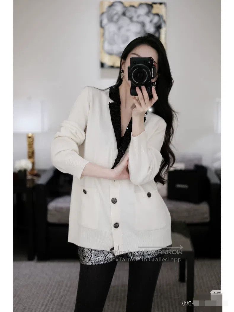 Chanel Chanel 23C white cashmere black sequin lapel knitted long- Size XS / US 0-2 / IT 36-38 - 4 Thumbnail