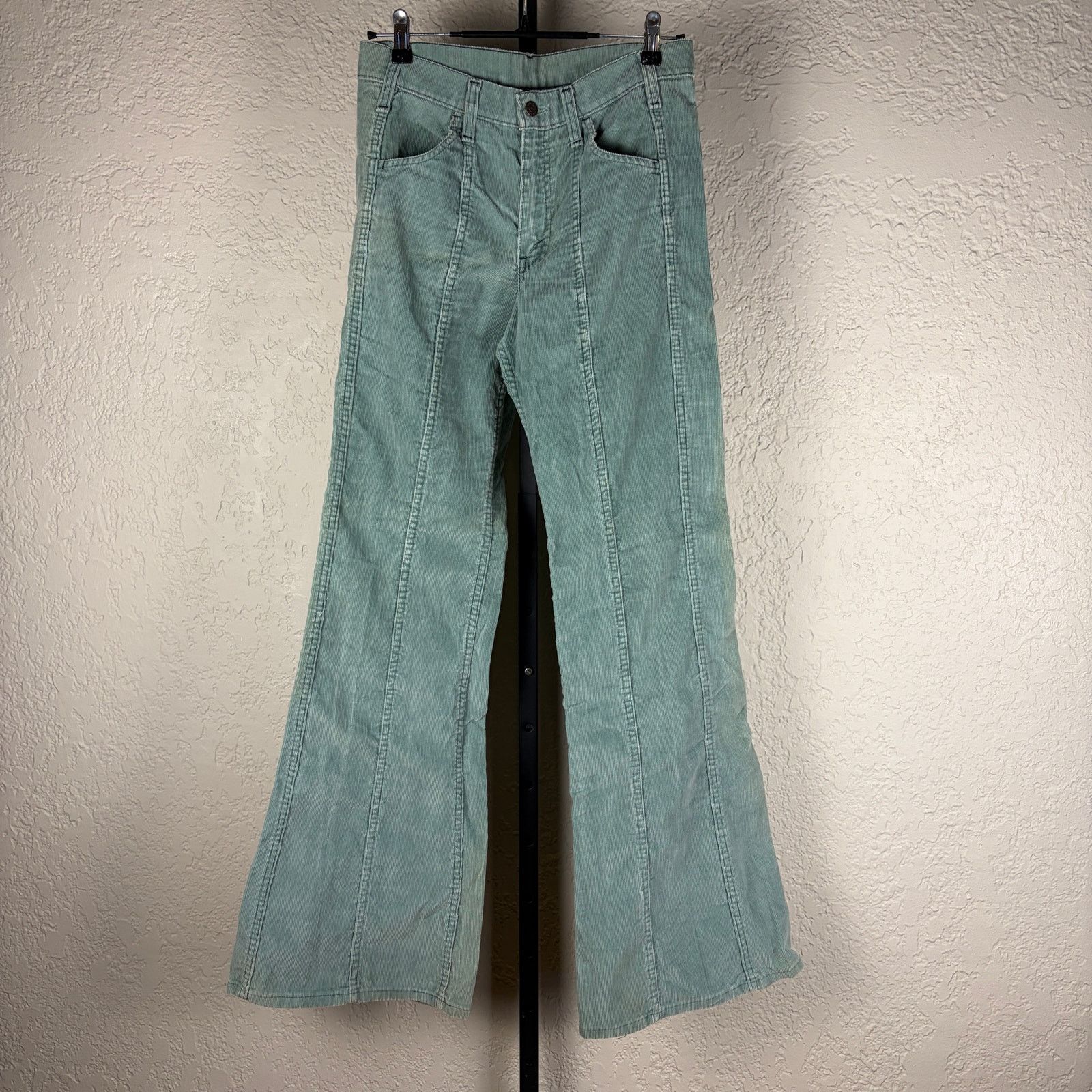 Levi's Vintage Levis 70s White Tab Green Corduroy Sz 31 Bell Bottom Size 31" - 1 Thumbnail