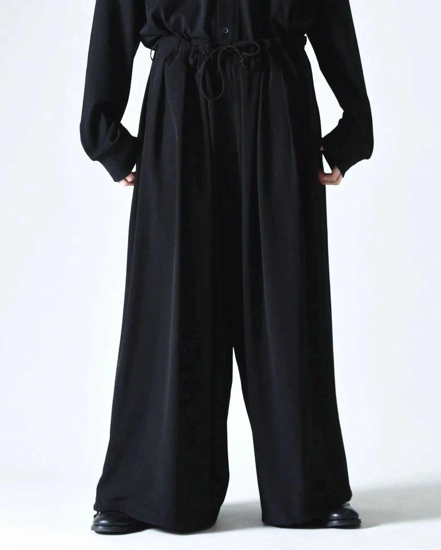 Yohji Yamamoto Yohji Yamamoto 21SS Pleated Drawstring Balloon Pants Size 2 Size US 32 / EU 48 - 2 Thumbnail