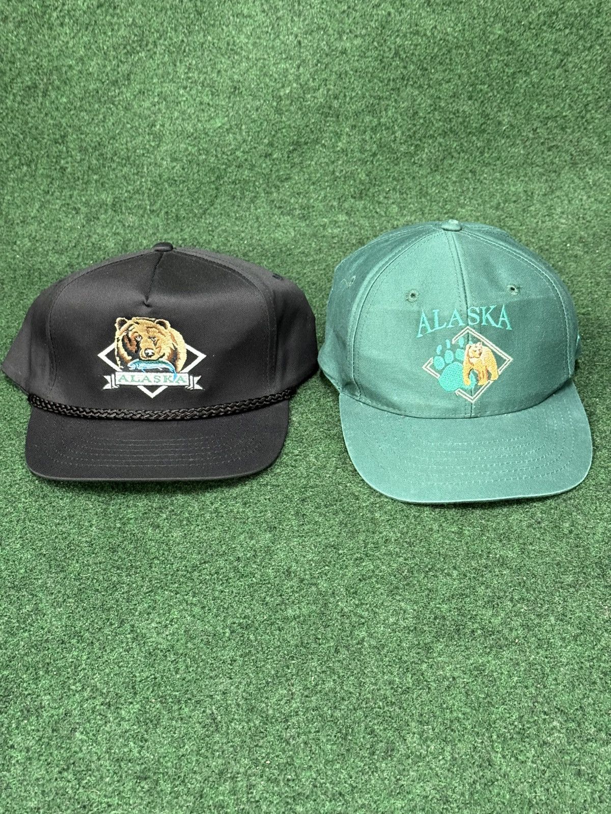 Vintage 2 Vintage 90s Alaska Grizzly Bear Snapback Hats Size ONE SIZE - 1 Thumbnail