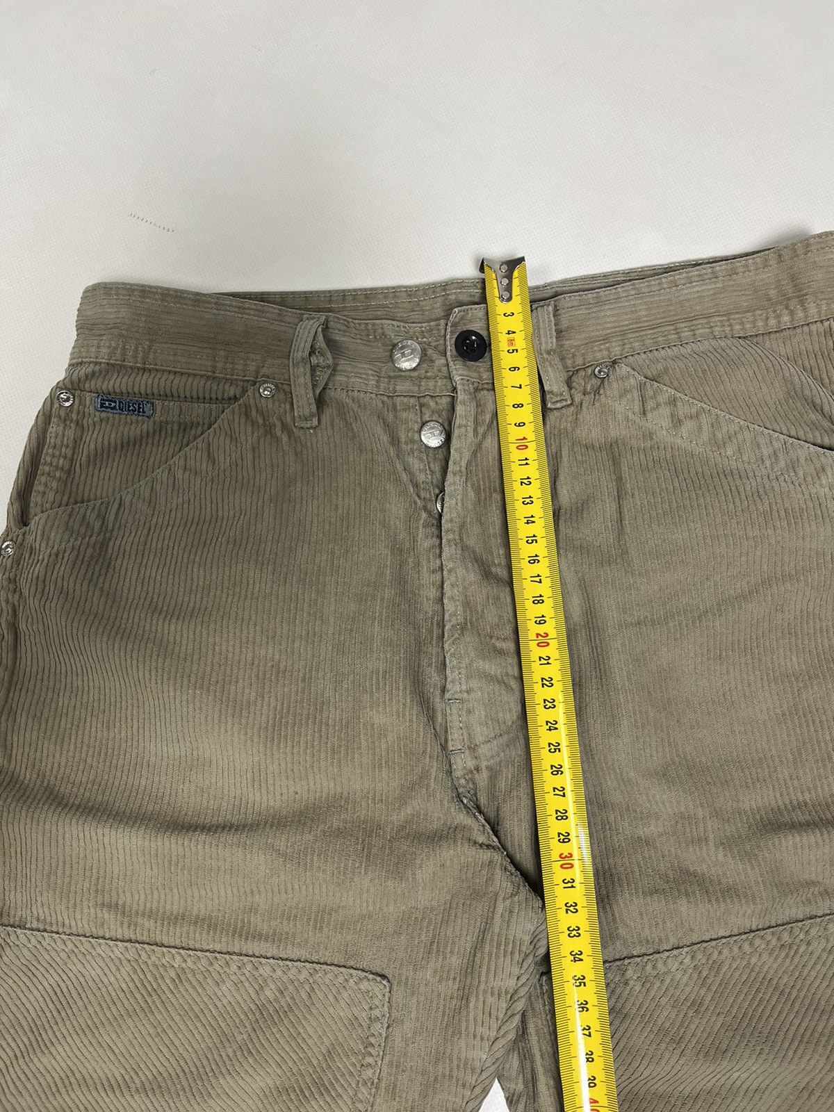 Diesel × Diesel Black Gold × Vintage VINTAGE 👁️ Diesel Velvet double knee carpenter Beige Shorts Size US 29 - 18 Thumbnail