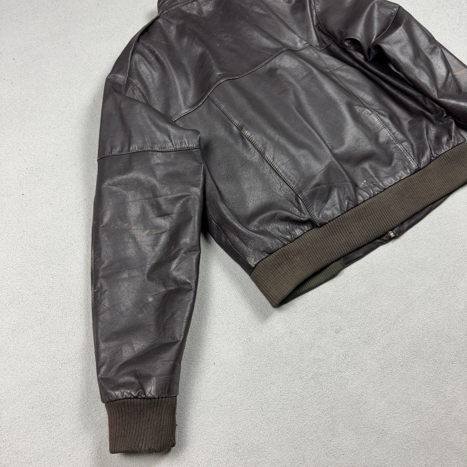 Vintage Vintage Leather Bomber Jacket Brown Sherpa Lined Quilted L Size US L / EU 52-54 / 3 - 9 Thumbnail