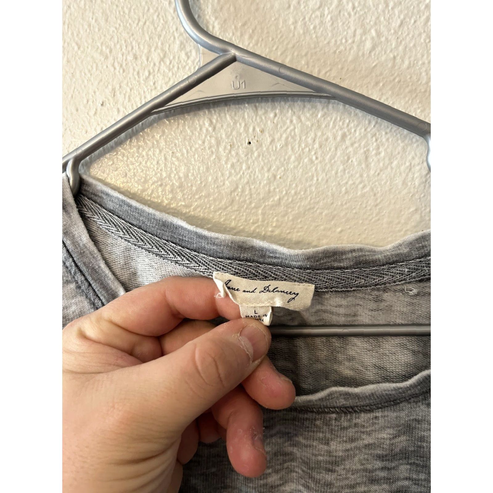 Vintage Jane & Delancey Cotton Blend Long Sleeve Burnout Sweatshirt Size Large Grey Womens Regular Long Sleeve Sweatshirt Size L / US 10 / IT 46 - 3 Thumbnail