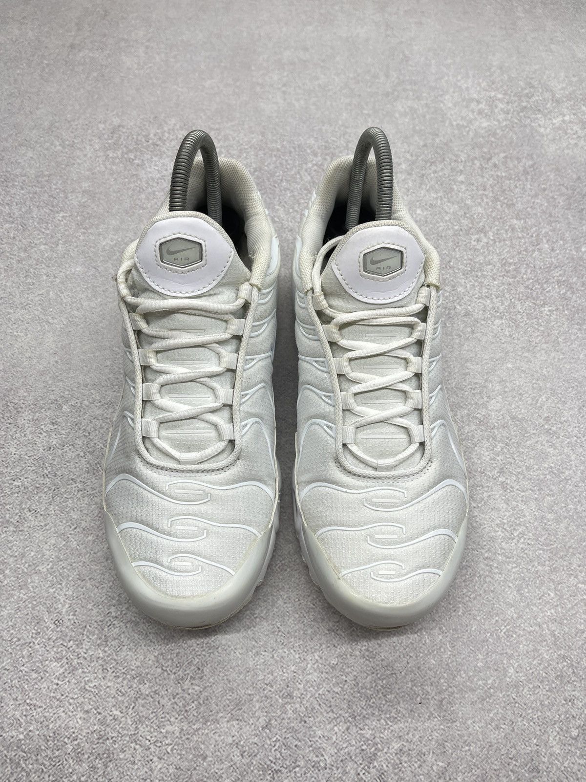 Nike Mens Nike Air Max TN Plus Triple White Sneakers Drill Shox Size US 6.5 / EU 39-40 - 4 Thumbnail