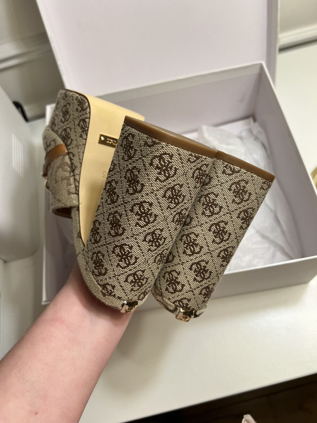 Guess Guess Heels Size US 5 / IT 35 - 7 Thumbnail