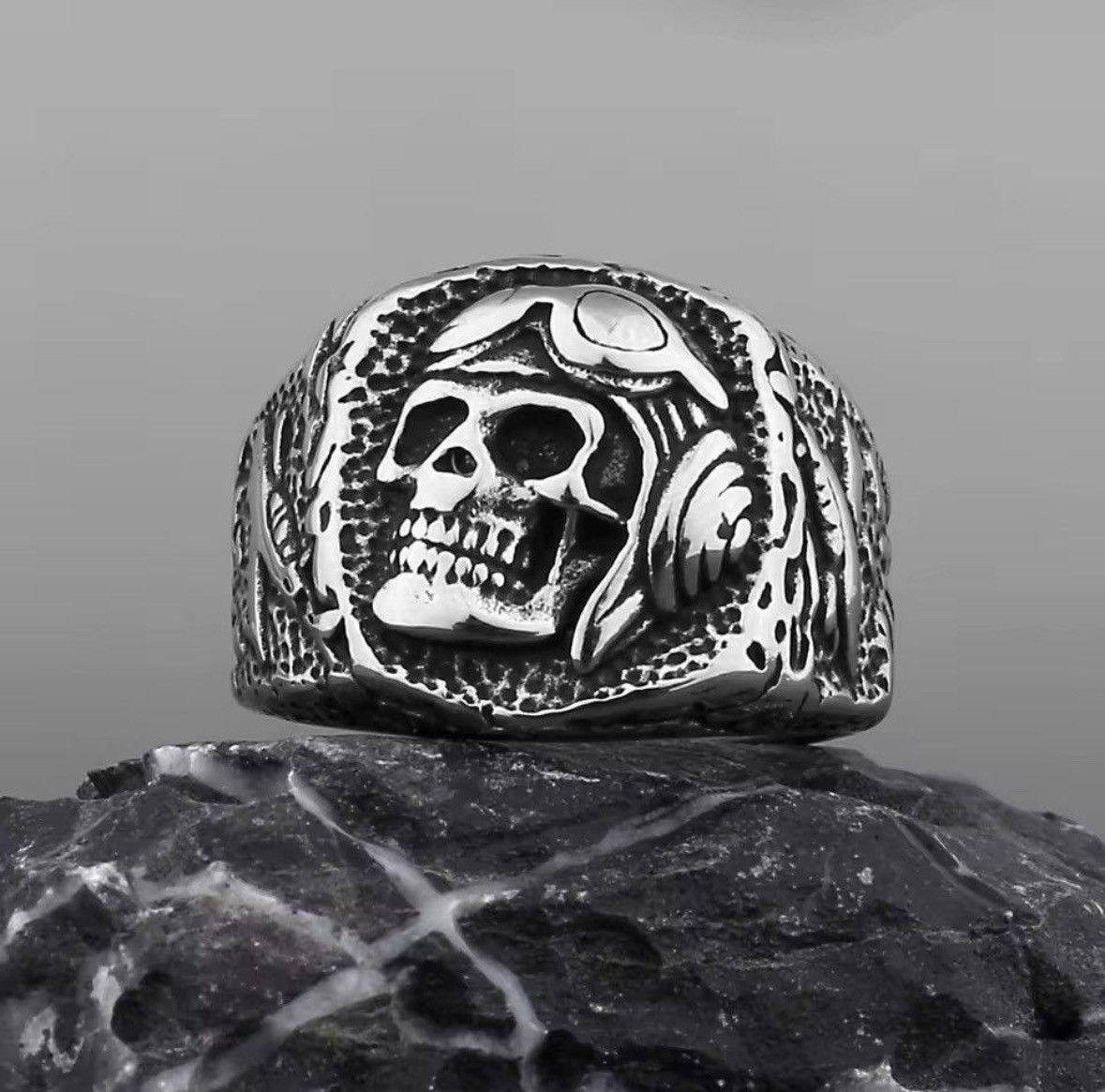 Jewelry Gothic Skull Ring ( size 8 to 14 ) Size ONE SIZE - 1 Thumbnail