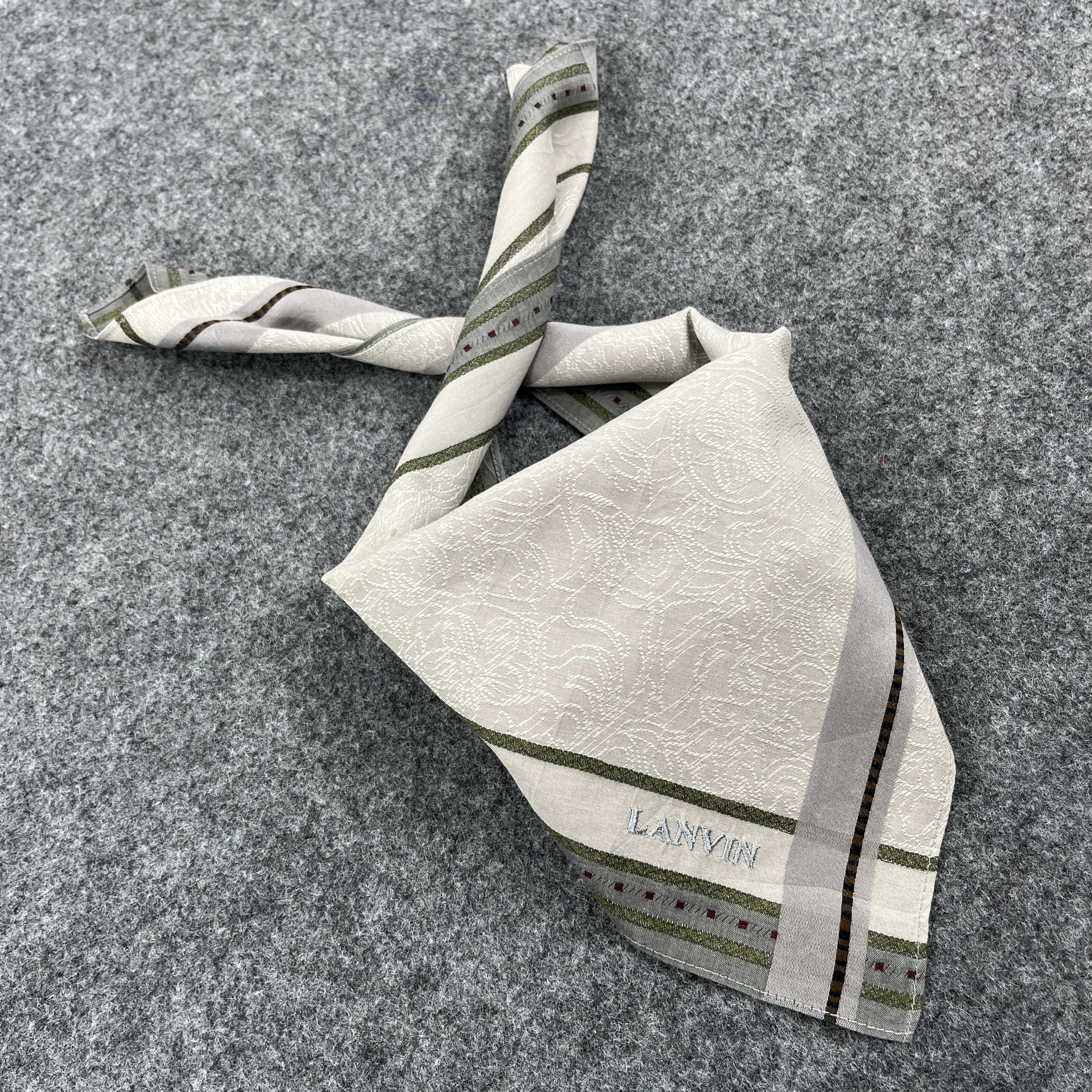 Vintage Lanvin Handkerchief / Bandana / Neckerchief B853 Size ONE SIZE - 7 Thumbnail