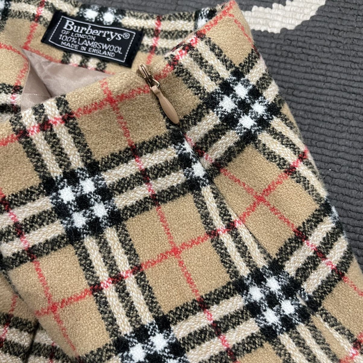 Burberry × Burberry Prorsum Burberrys Made in England Nova Check LambsWool Mini Skirt Size 26" / US 2 / IT 38 - 4 Thumbnail