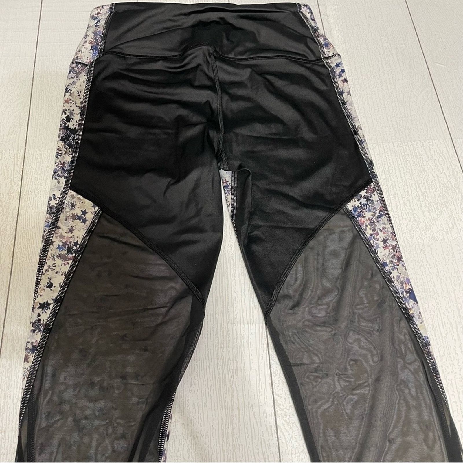 Victoria's Secret Victoria’s Secret VSX Sport Star Print Mesh Leggings Small Size 27" / US 4 / IT 40 - 9 Thumbnail