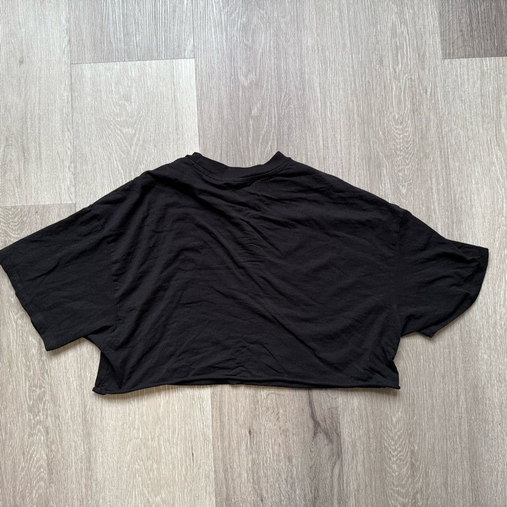 H&M H&M Black Crop Top with Green Butterfly Design Size XS / US 0-2 / IT 36-38 - 6 Thumbnail