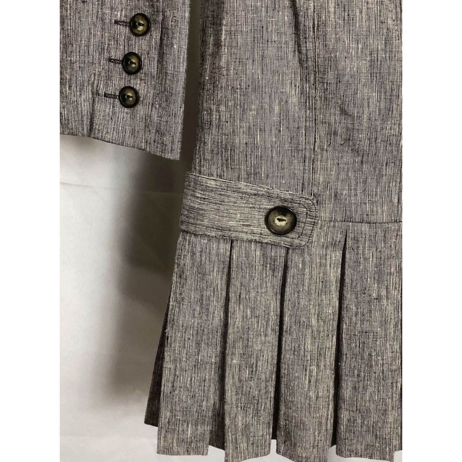Vintage Vintage BCX 2pc Skirt Suit S Brown Knee Length V Neck Lined Pleat Hem Back Slit Size 28" / US 6 / IT 42 - 6 Thumbnail