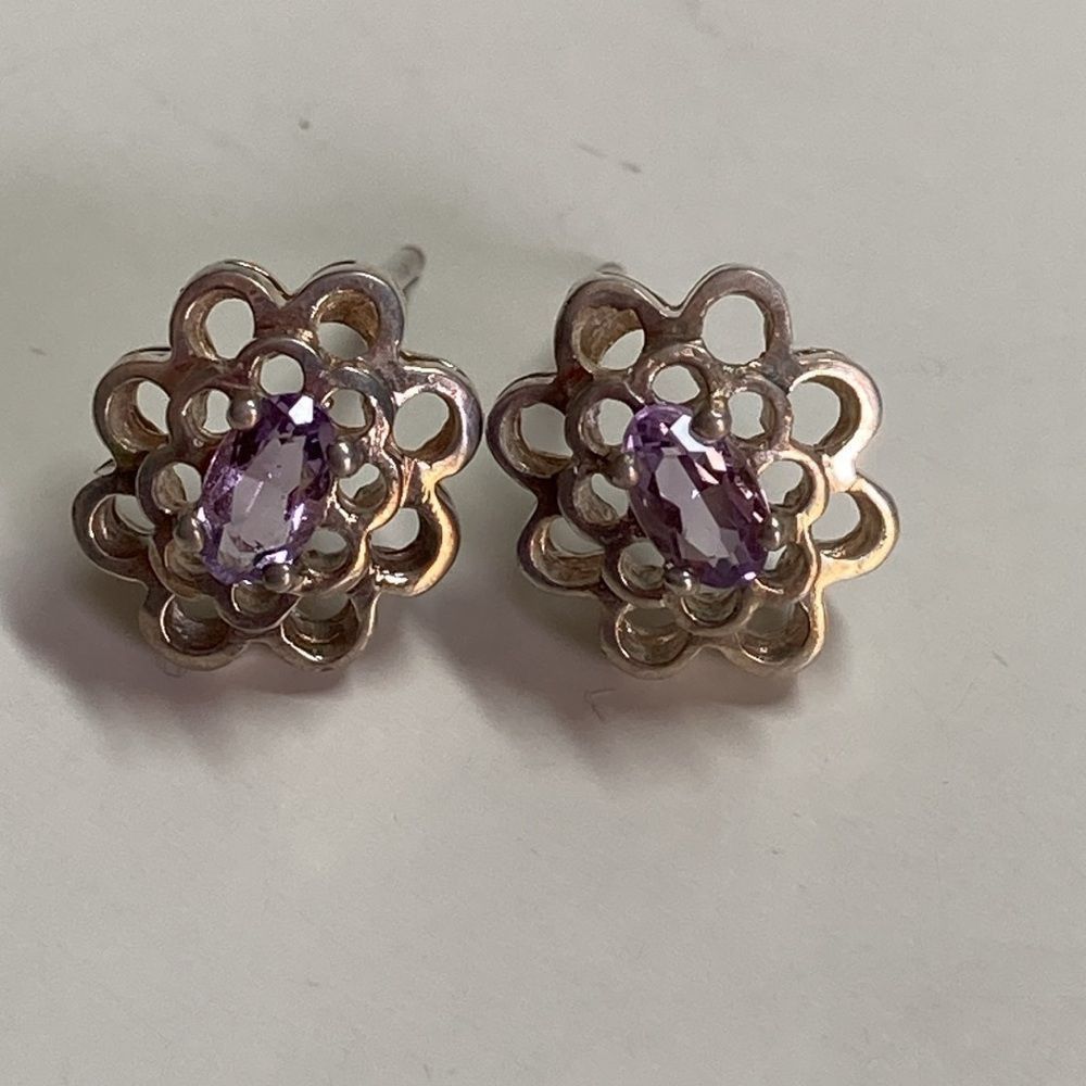 Vintage Amethyst Earrings Set in 925 Sterling Size ONE SIZE - 2 Thumbnail