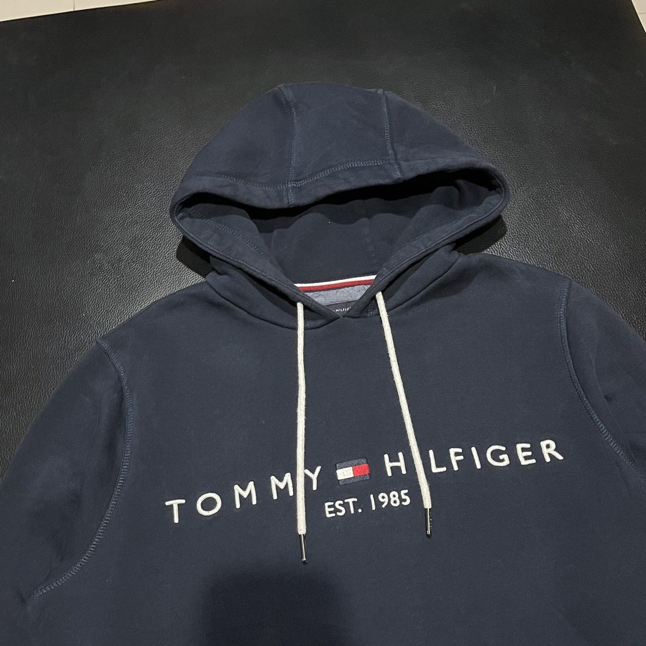 Tommy Hilfiger Tommy Hilfiger Embroidered Logo Hoodie Size US S / EU 44-46 / 1 - 4 Thumbnail
