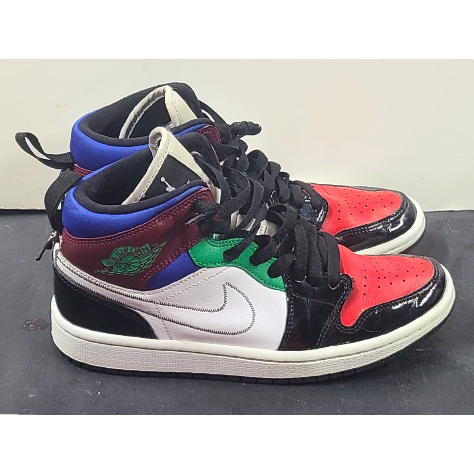 Jordan Brand Nike Air Jordan 1 Mid SE Black White University Red DB5454-001 Women's 7 Shoes Size US 7 / IT 37 - 7 Thumbnail
