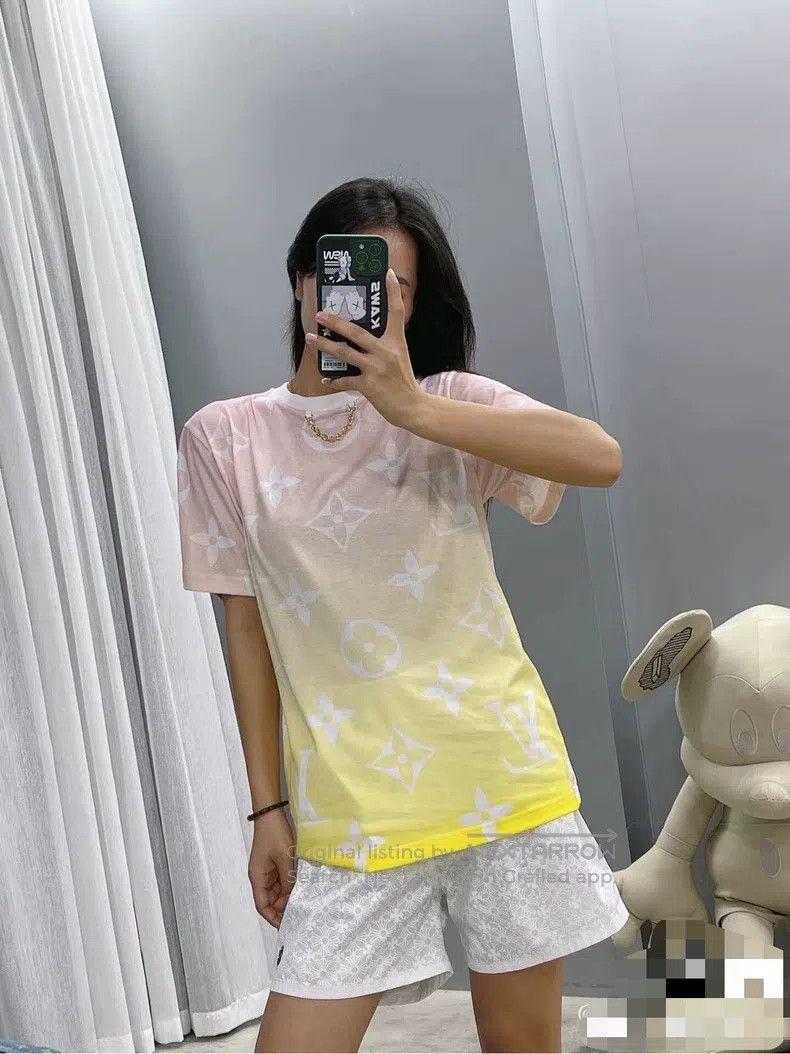 Louis Vuitton Louis Vuitton Logo printed gradient short sleeves Size L / US 10 / IT 46 - 9 Thumbnail
